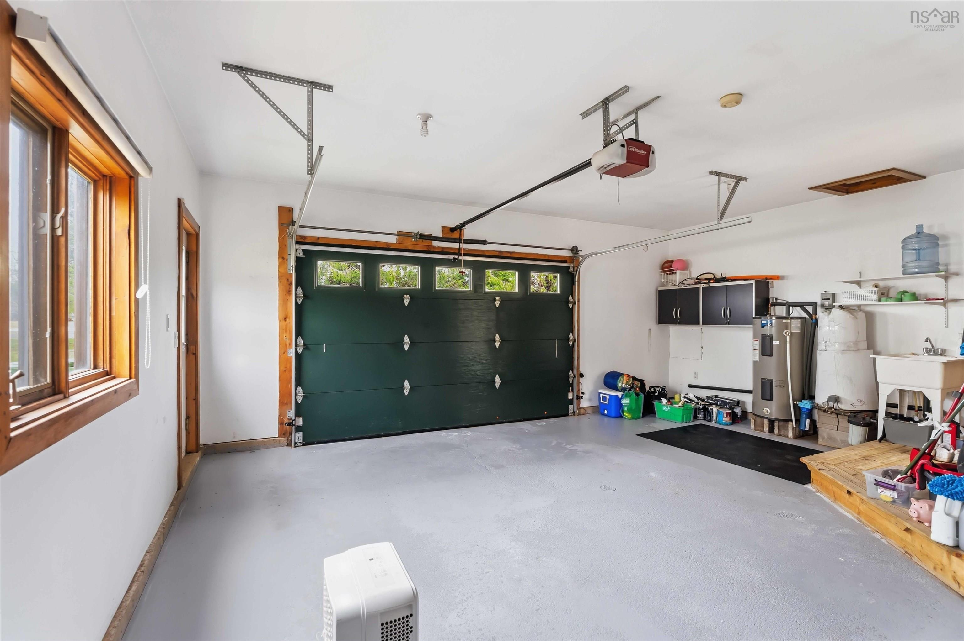 $399,900.00: 44 Bluenose Drive, Bay View