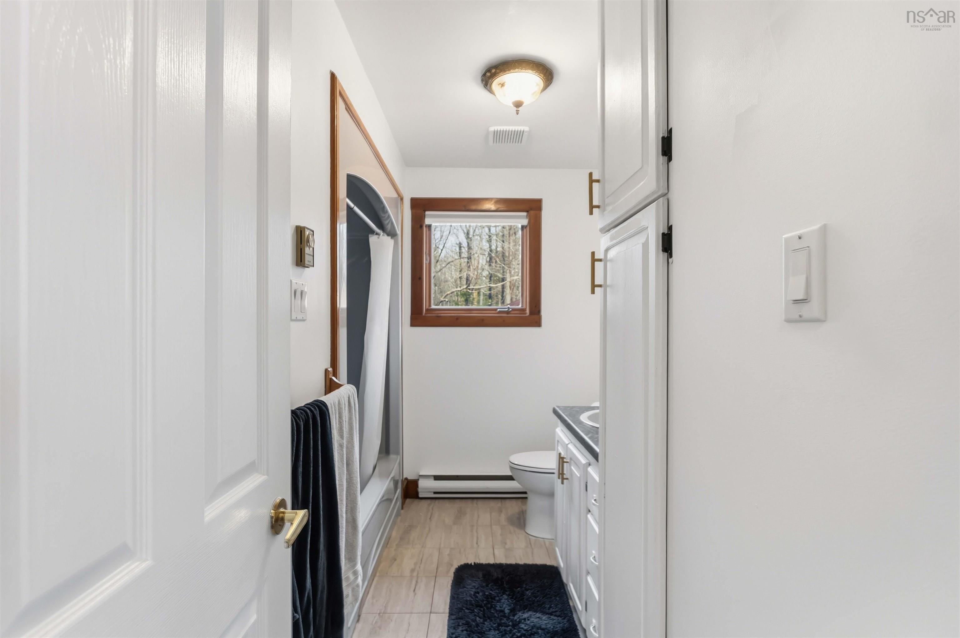 $399,900.00: 44 Bluenose Drive, Bay View