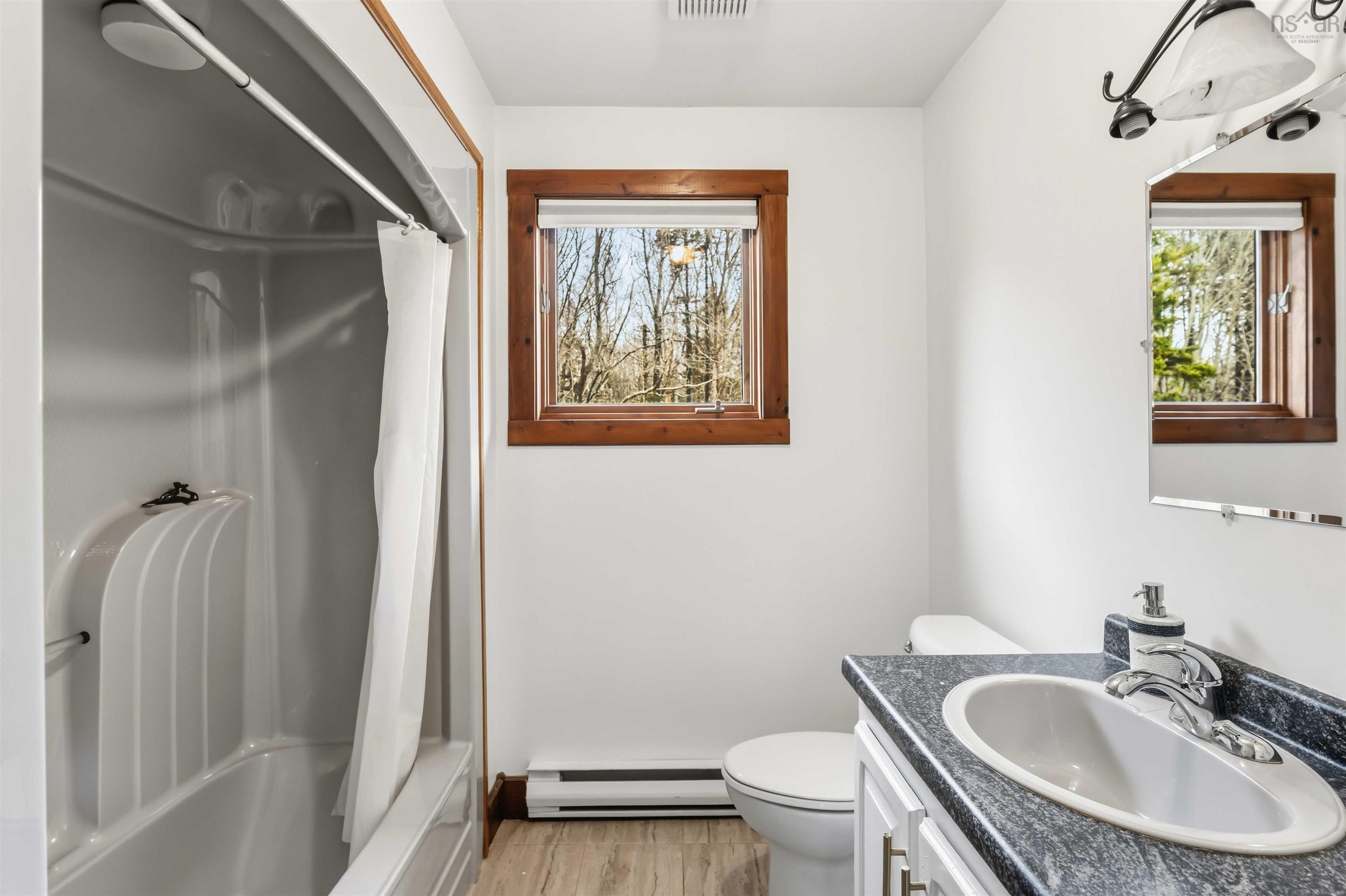 $399,900.00: 44 Bluenose Drive, Bay View