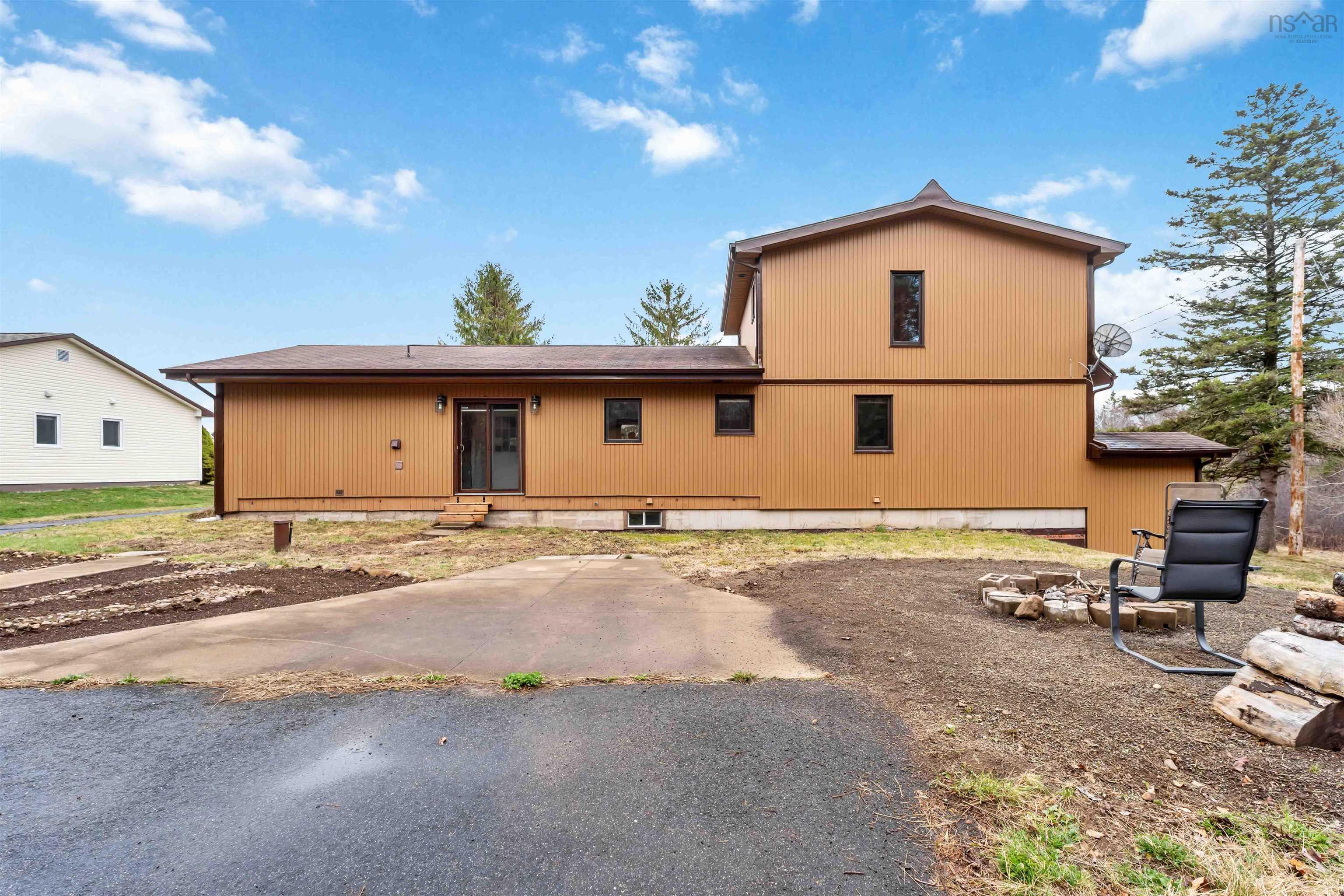 $399,900.00: 44 Bluenose Drive, Bay View