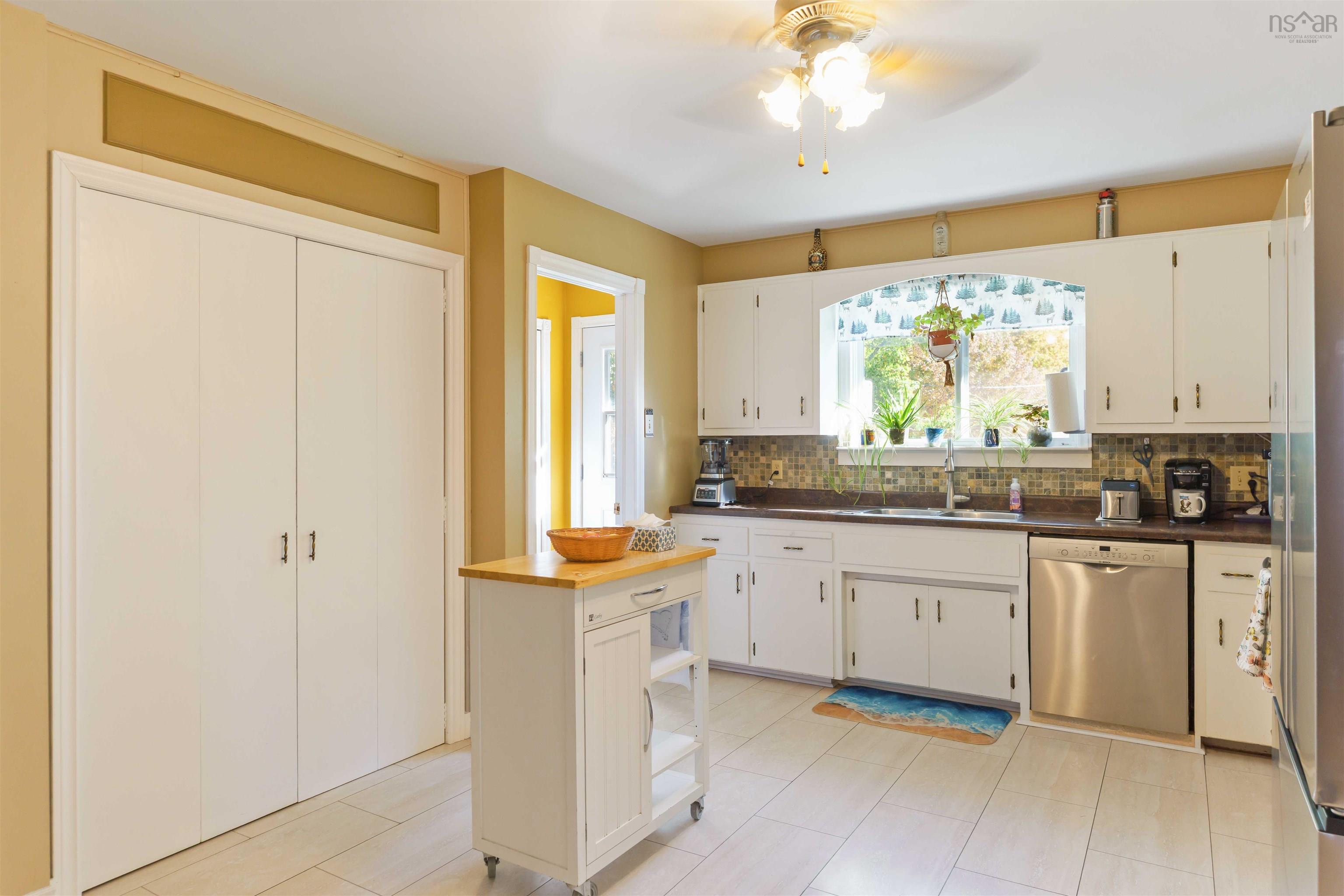 $474,900.00: 515 Highway 360, Somerset