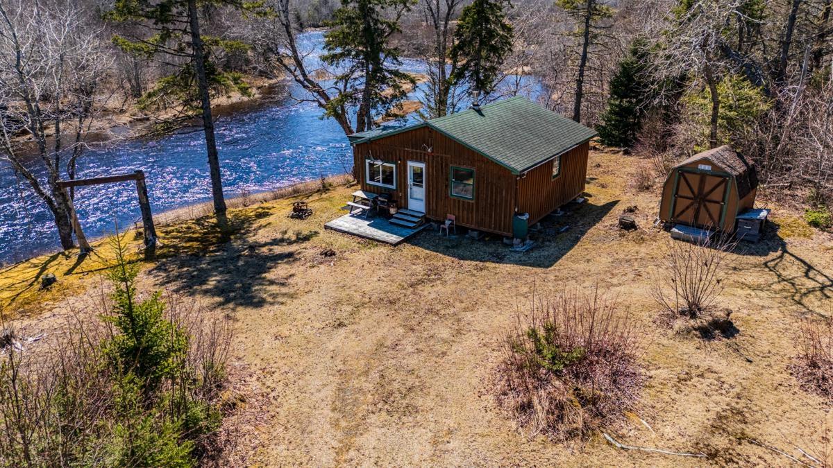 $169,900.00: 215 MacIntosh Road, Caledonia