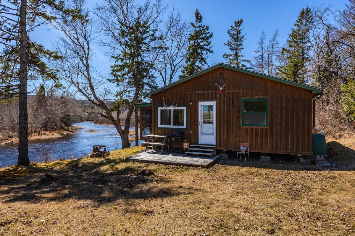 $169,900.00: 215 MacIntosh Road, Caledonia