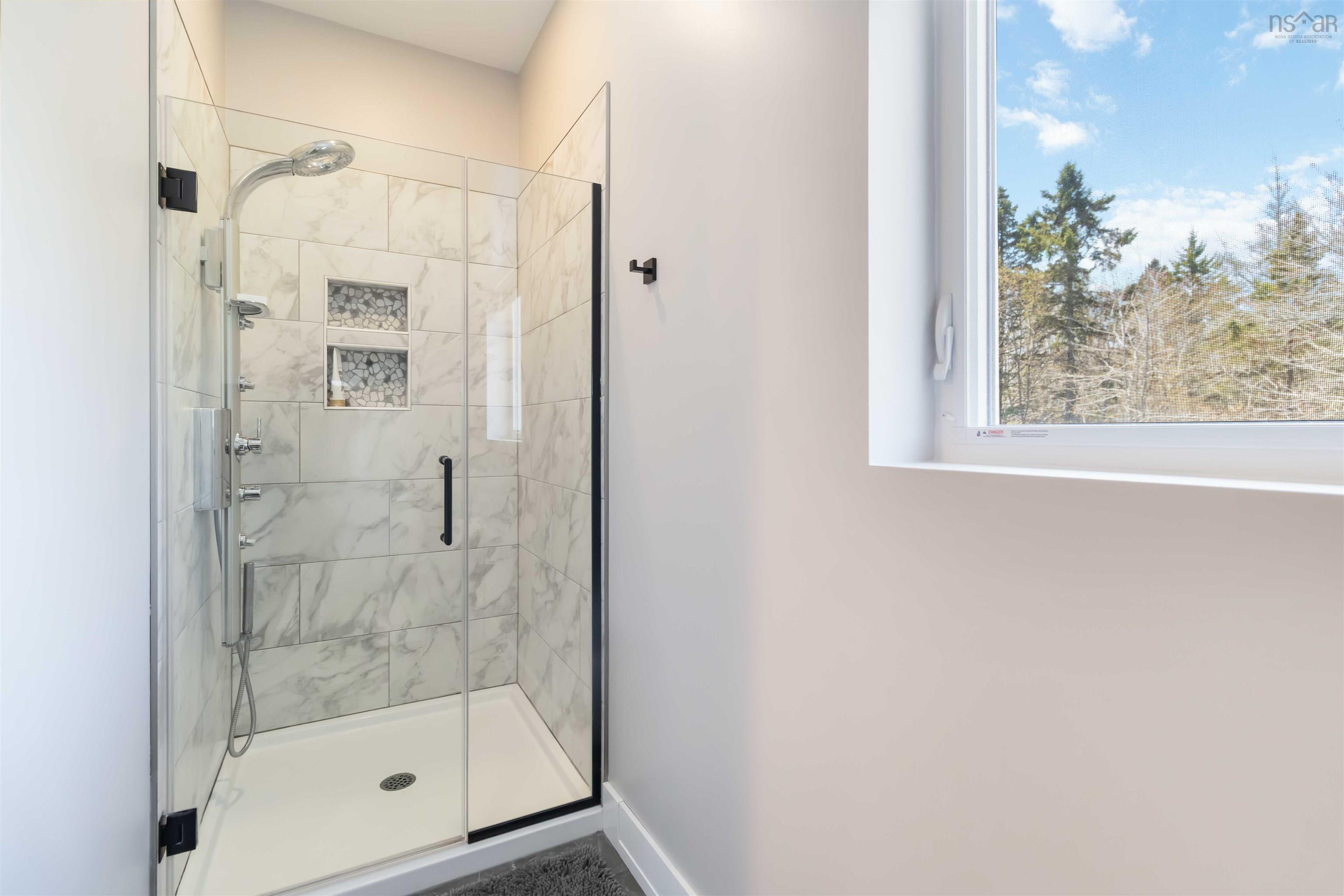 $875,000.00: 31 Old Ice Road, Moose Harbour