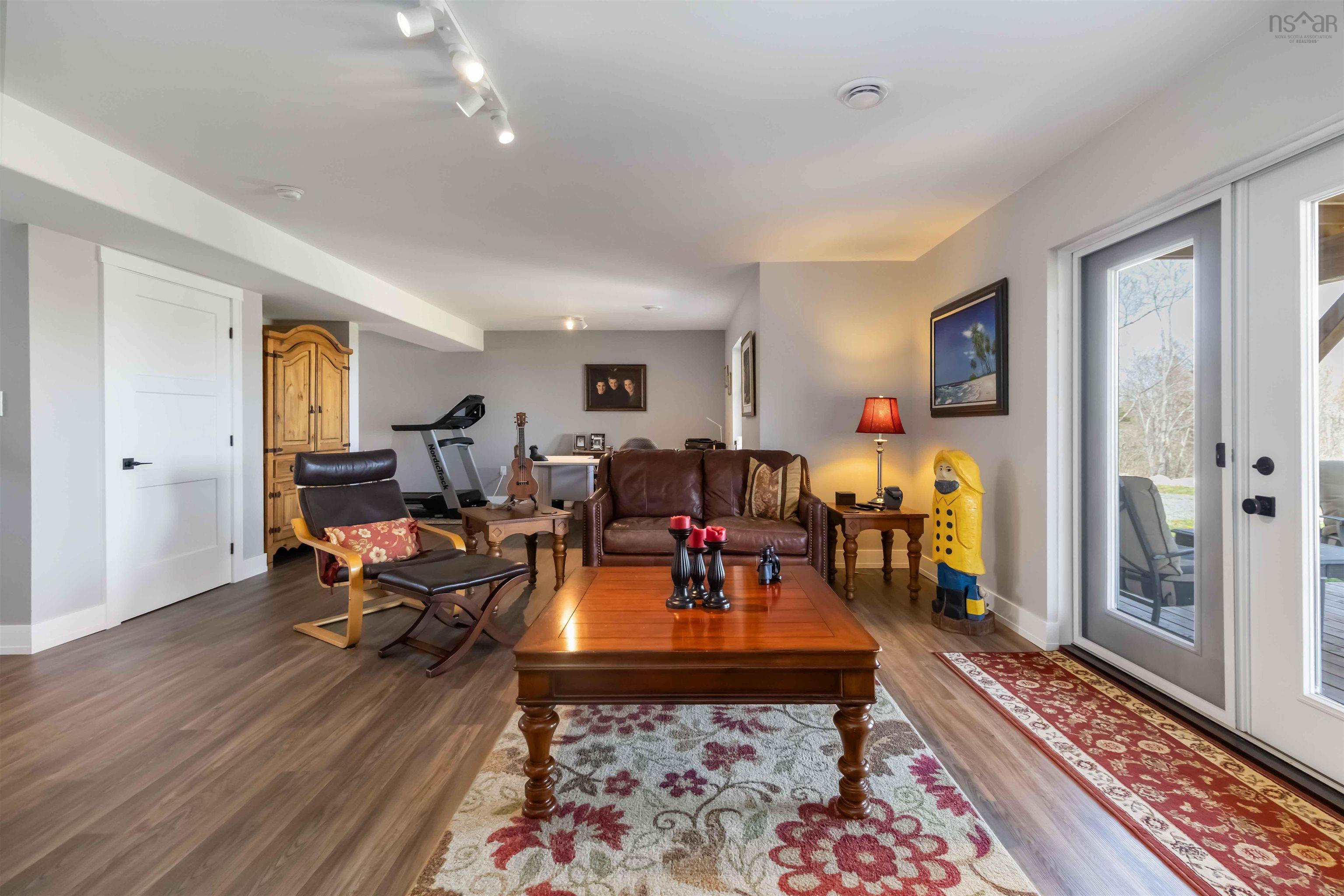 $875,000.00: 31 Old Ice Road, Moose Harbour