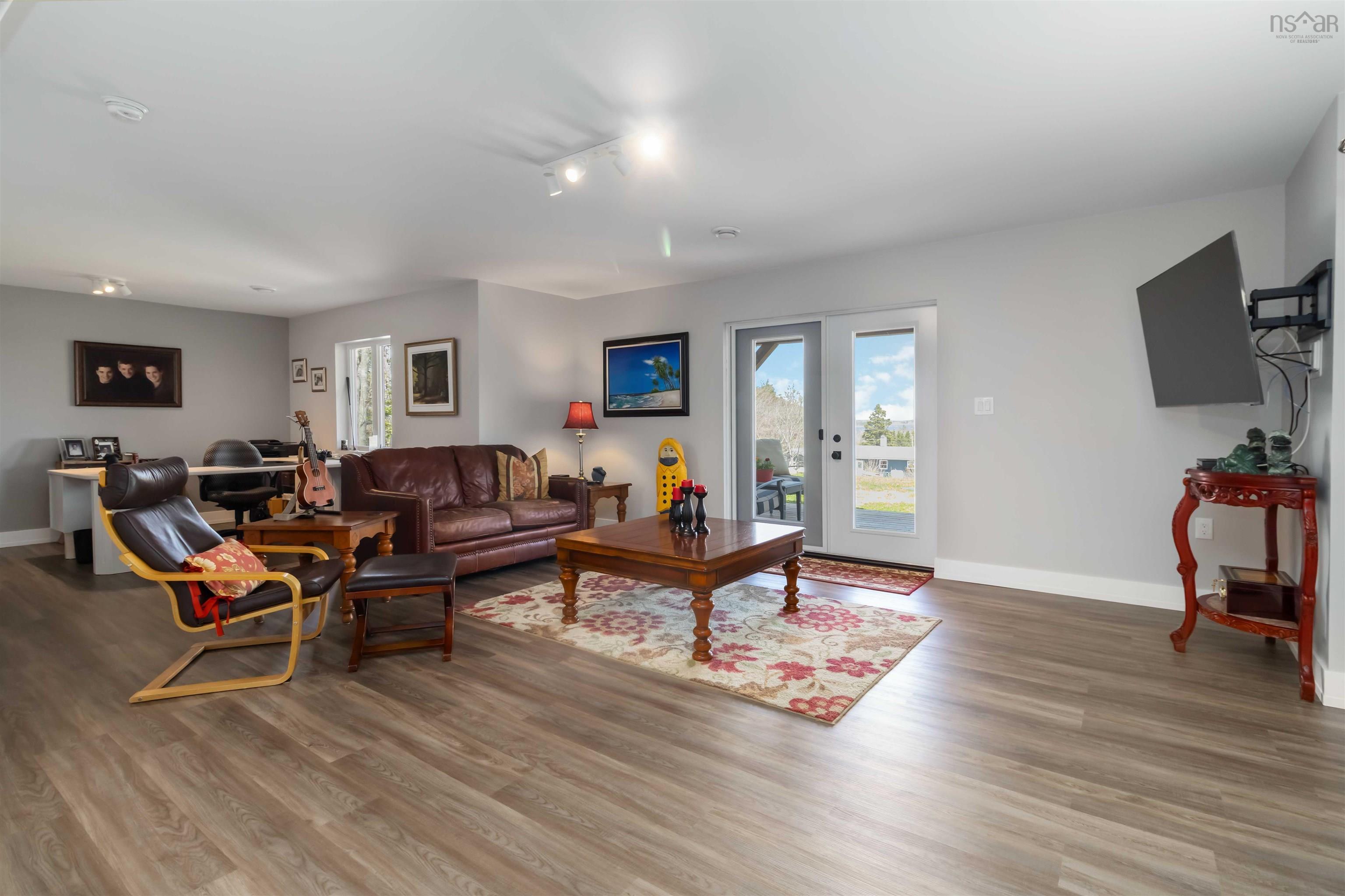 $875,000.00: 31 Old Ice Road, Moose Harbour