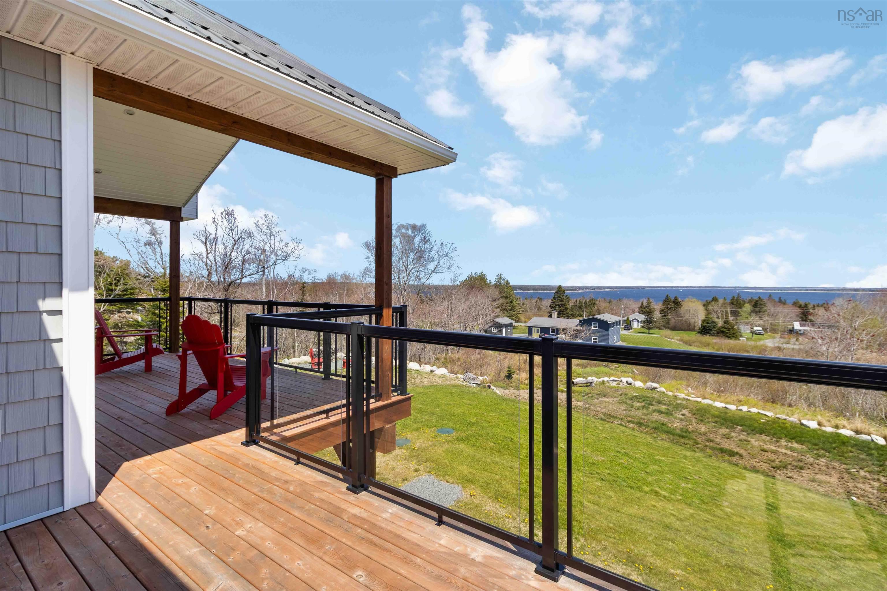 $875,000.00: 31 Old Ice Road, Moose Harbour