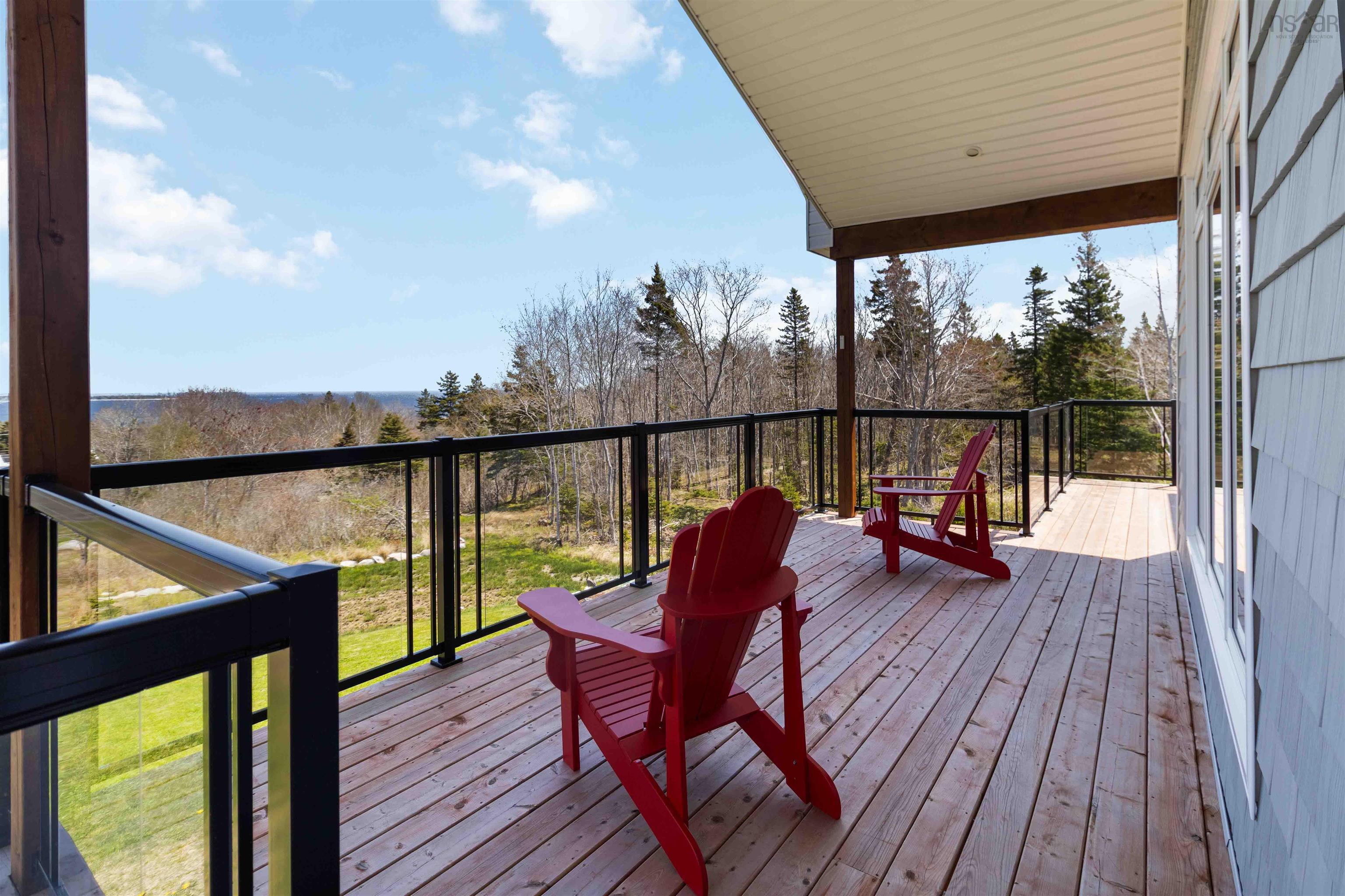 $875,000.00: 31 Old Ice Road, Moose Harbour