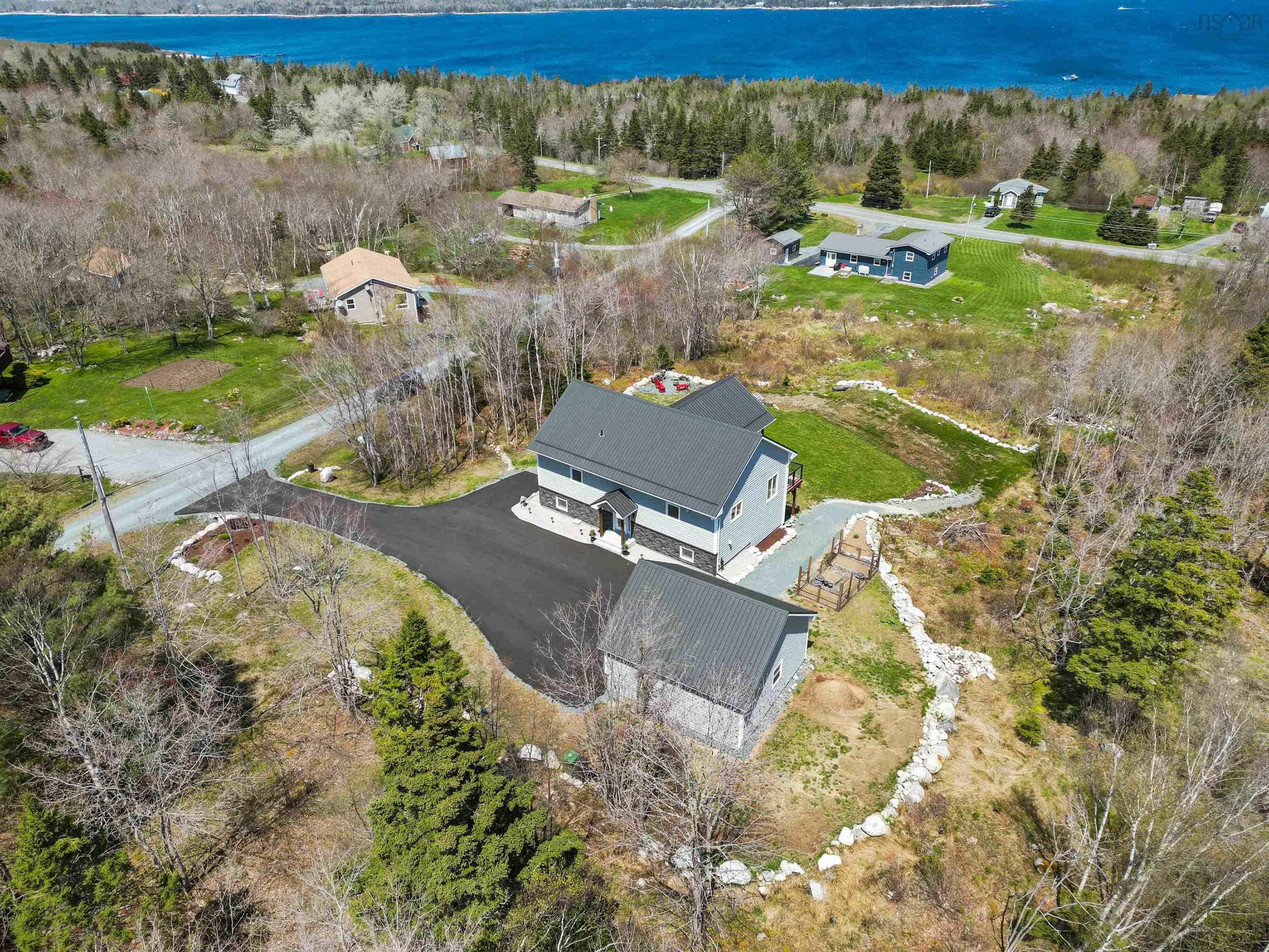 $875,000.00: 31 Old Ice Road, Moose Harbour