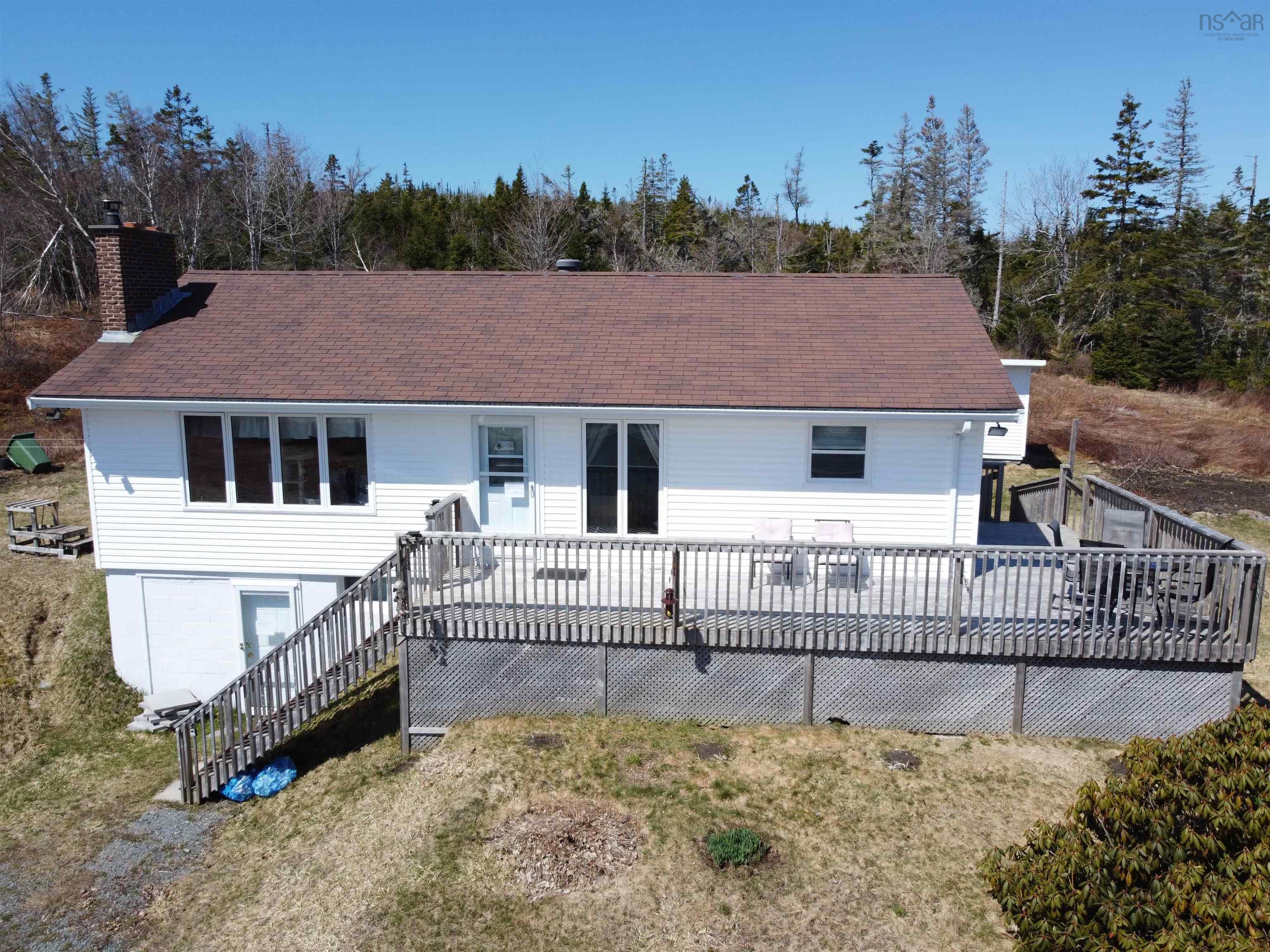 $279,900.00: 28019 Highway 7, Moosehead