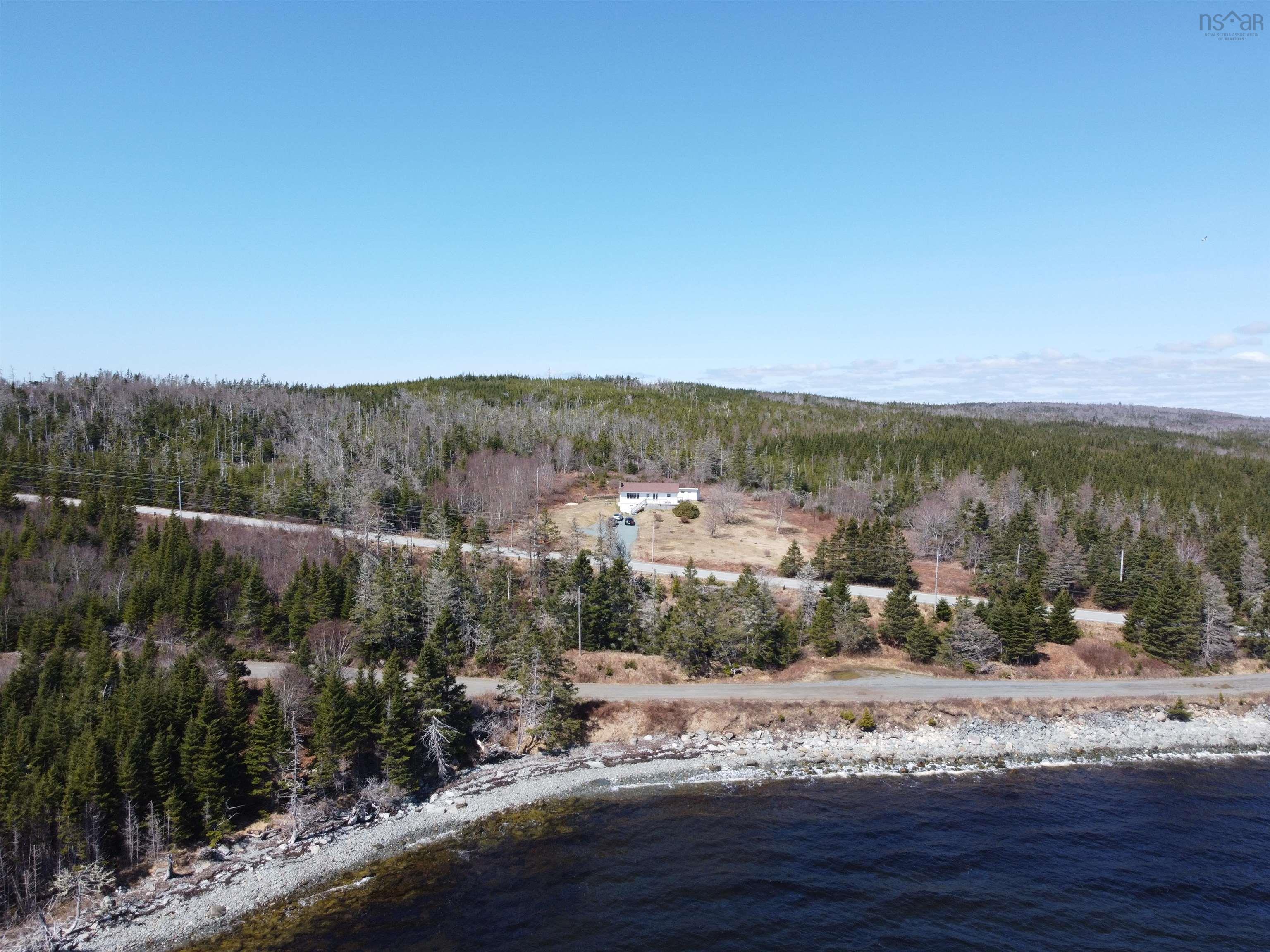 $279,900.00: 28019 Highway 7, Moosehead