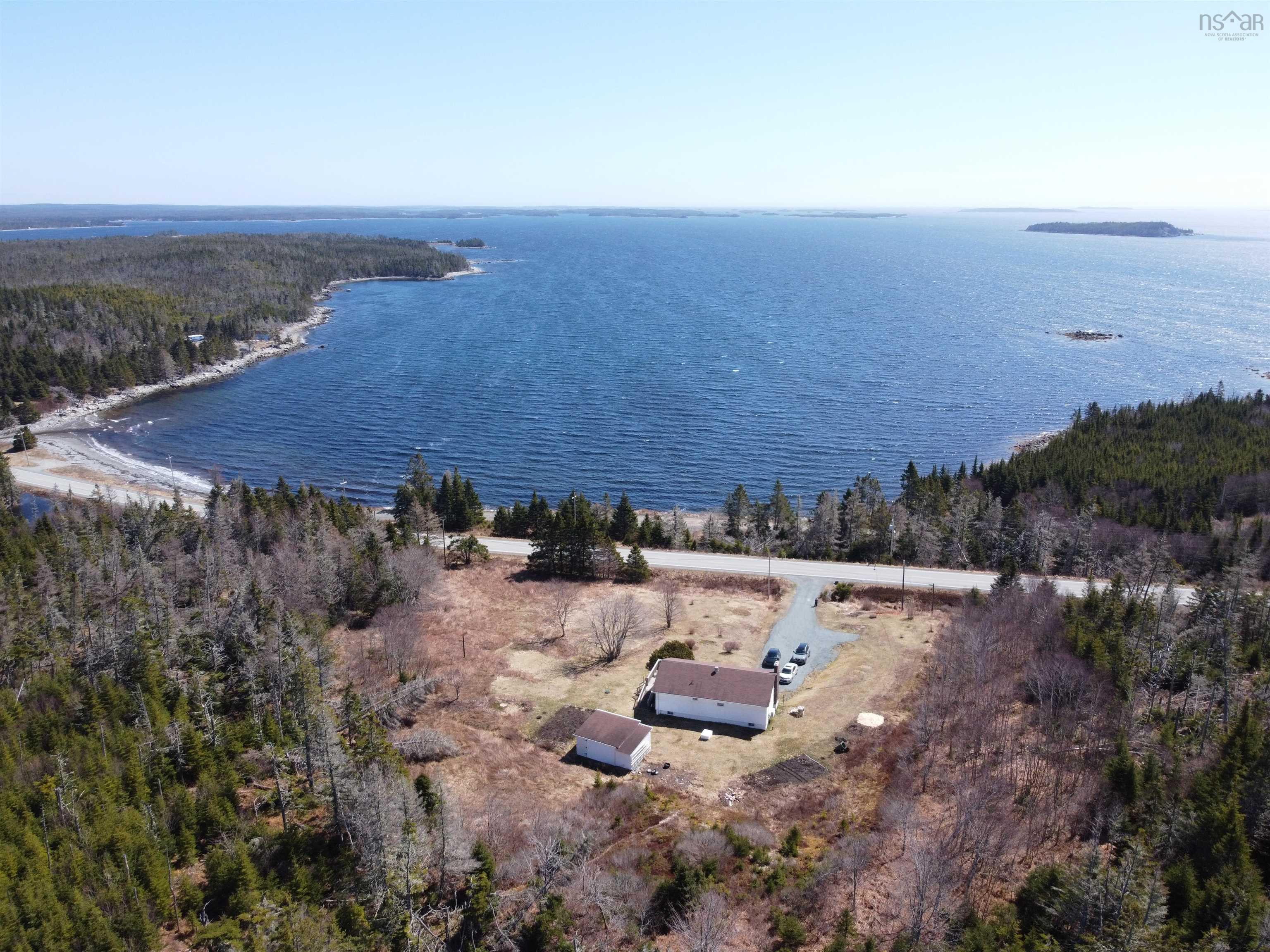 $279,900.00: 28019 Highway 7, Moosehead