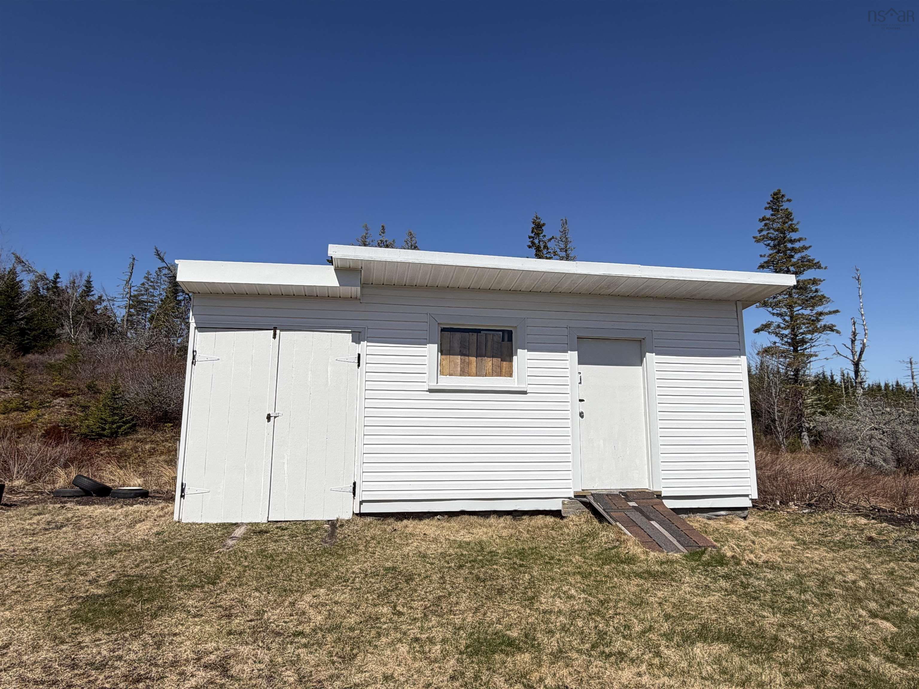 $279,900.00: 28019 Highway 7, Moosehead