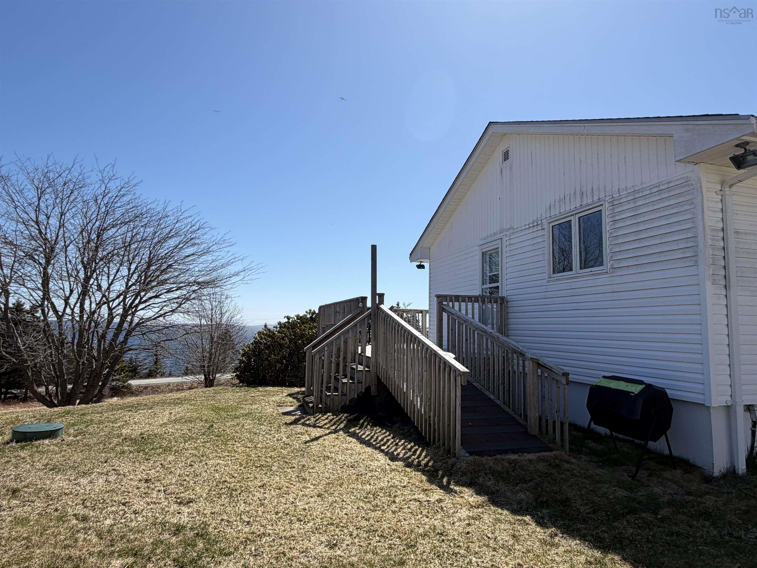 $279,900.00: 28019 Highway 7, Moosehead