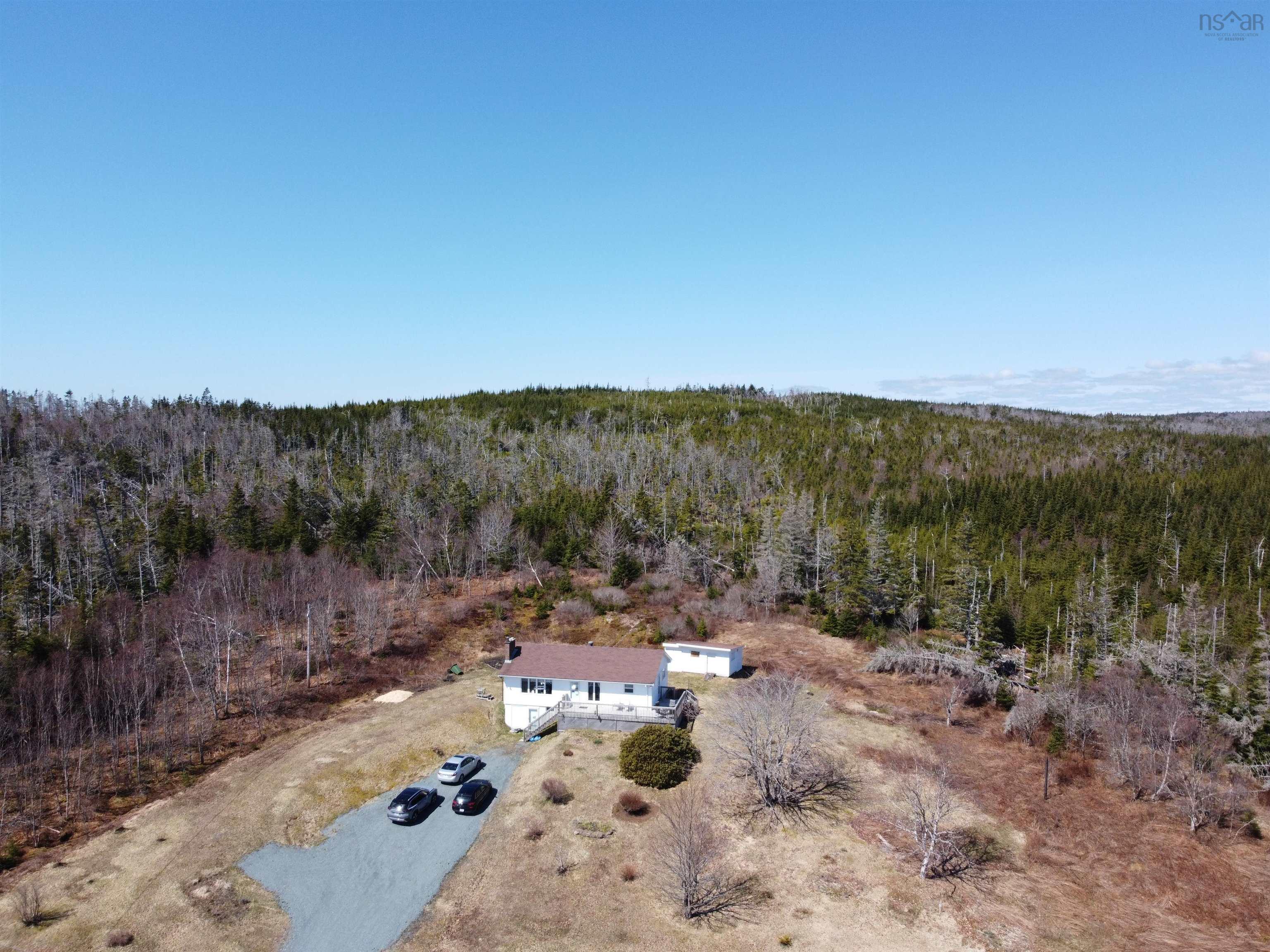 $279,900.00: 28019 Highway 7, Moosehead