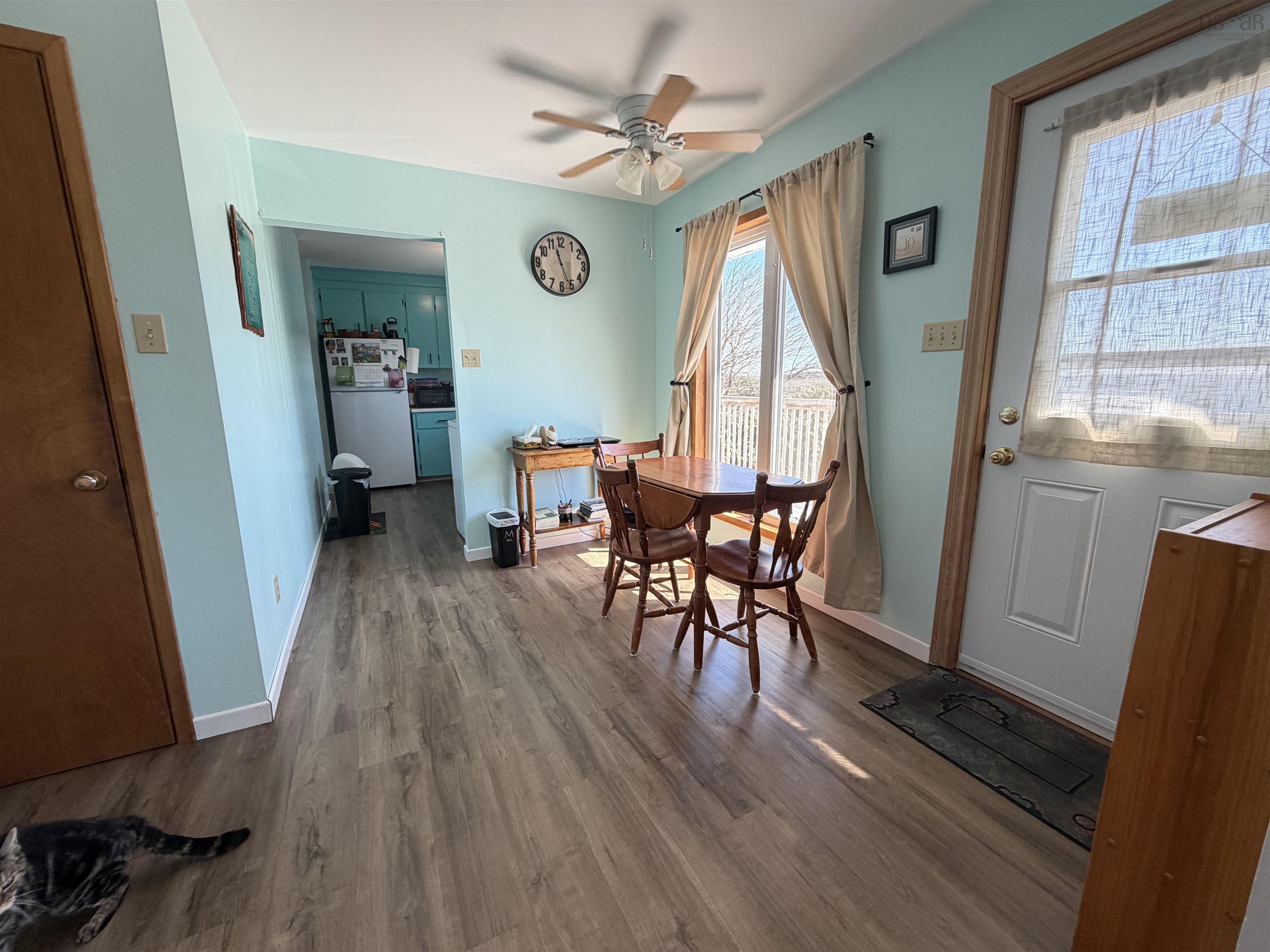 $279,900.00: 28019 Highway 7, Moosehead