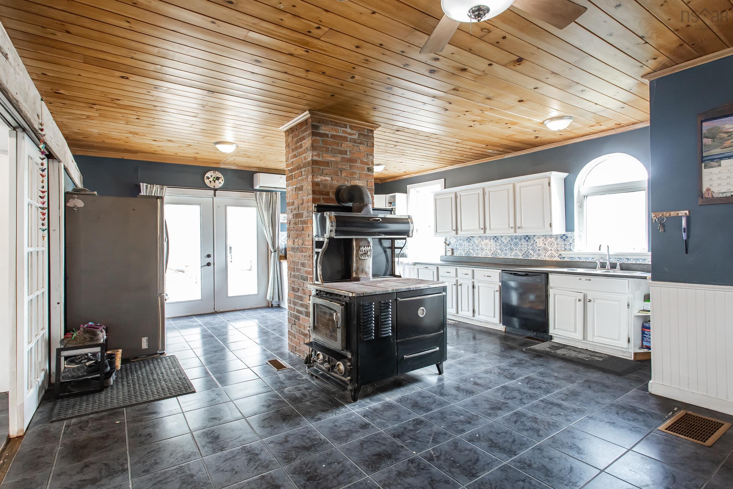 $609,000.00: 10419 Highway 1, Paradise