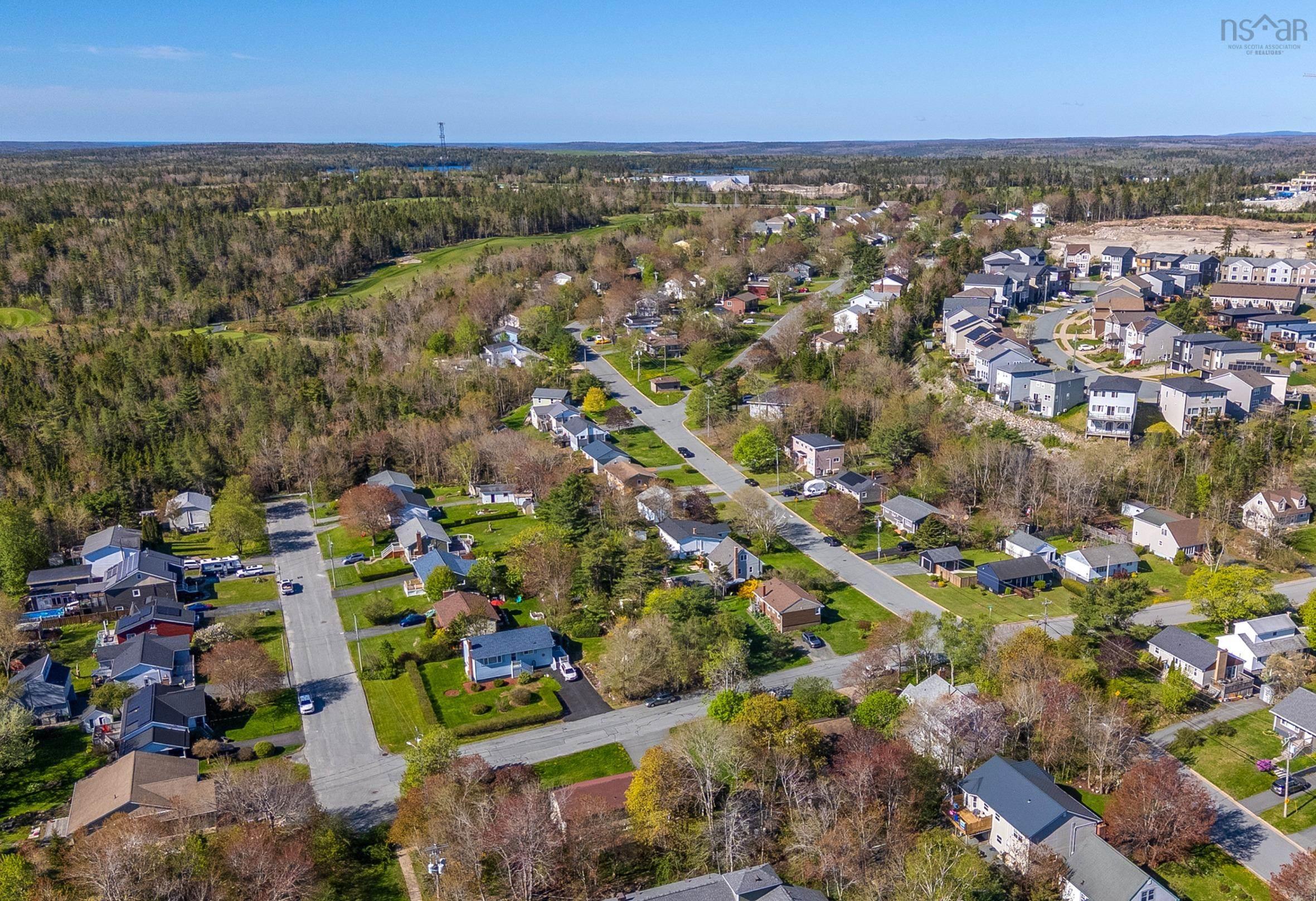 11 Maple Grove Avenue, Timberlea, NS (MLS 202608118)