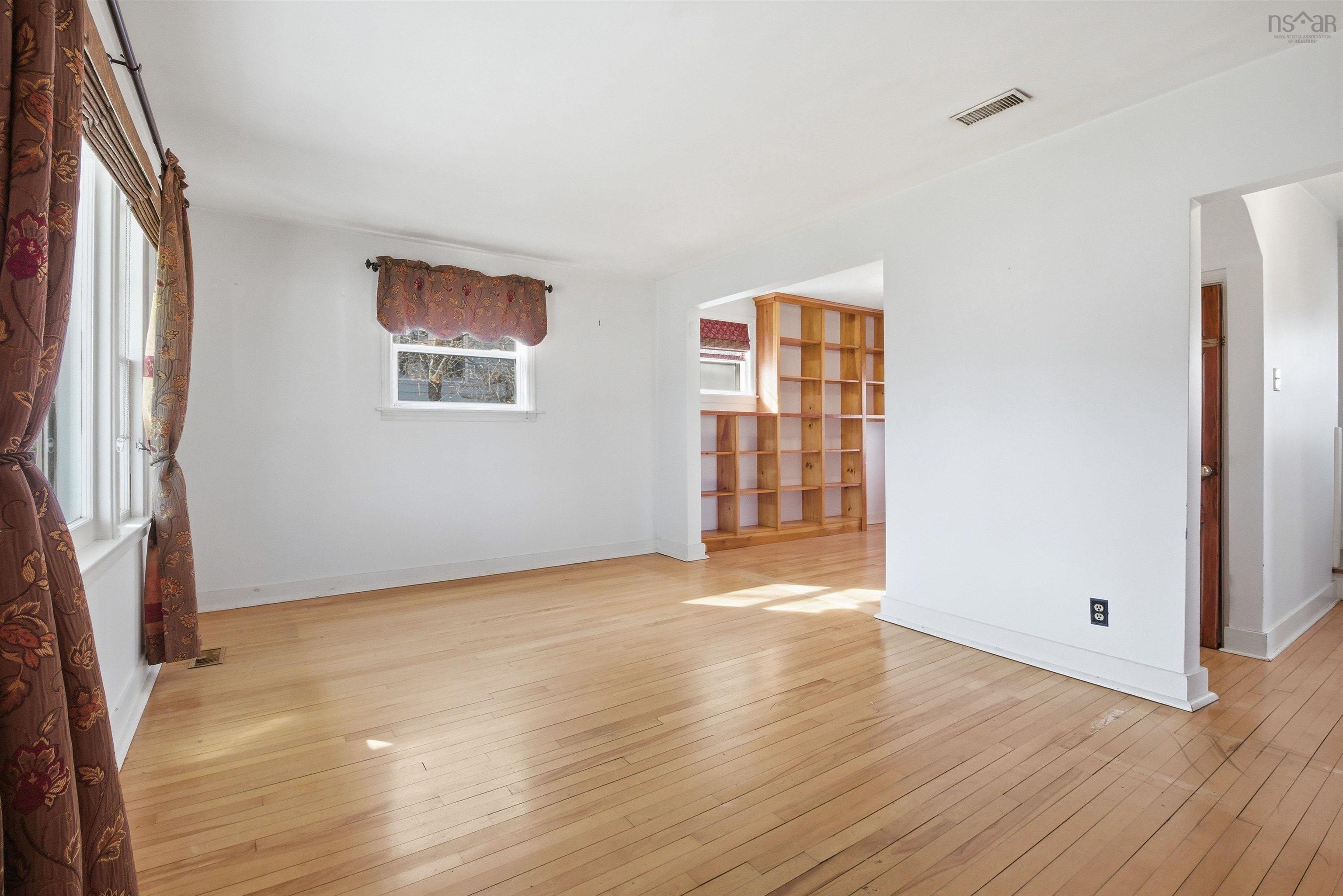 11 Maple Grove Avenue, Timberlea, NS (MLS 202608118)