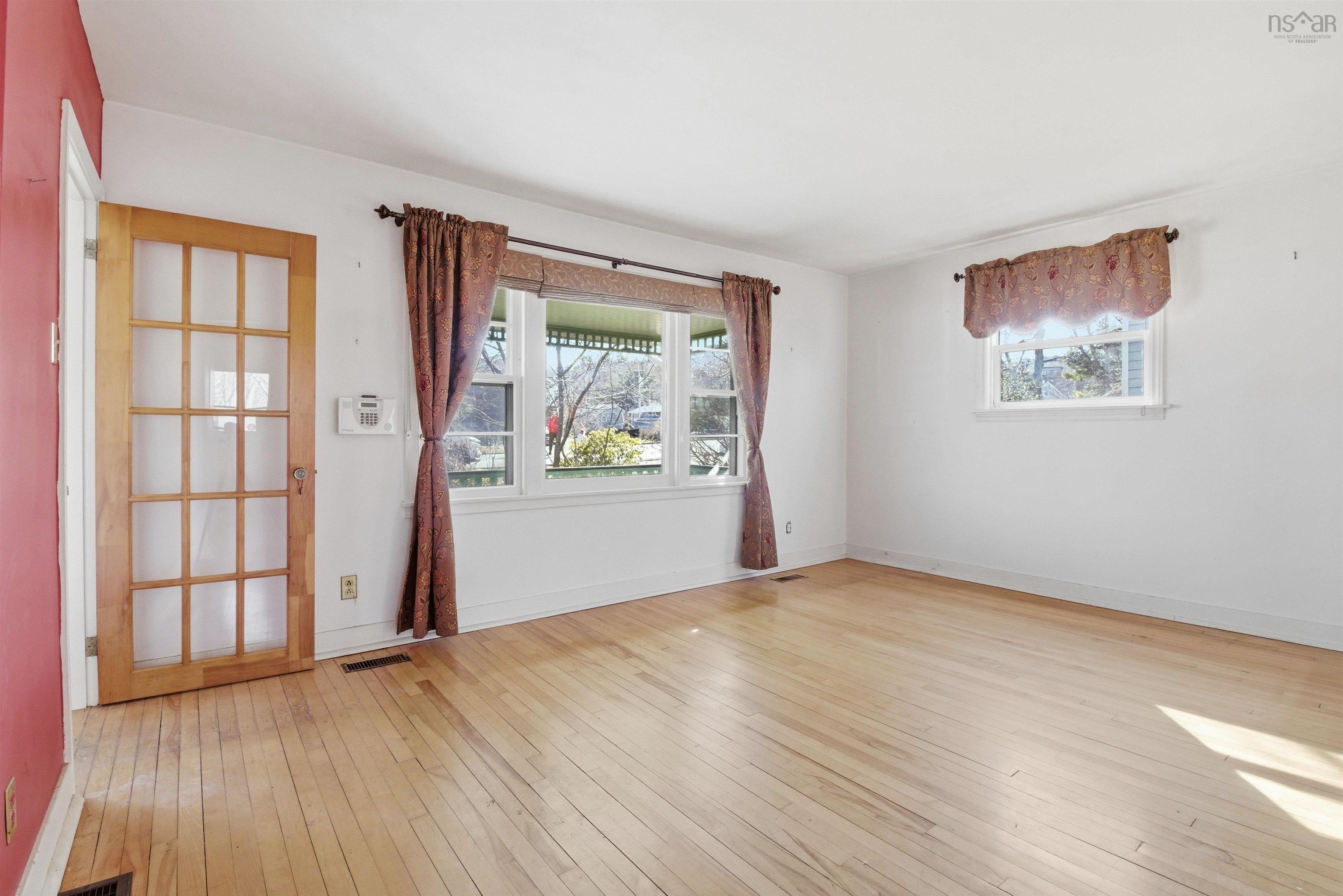 11 Maple Grove Avenue, Timberlea, NS (MLS 202608118)