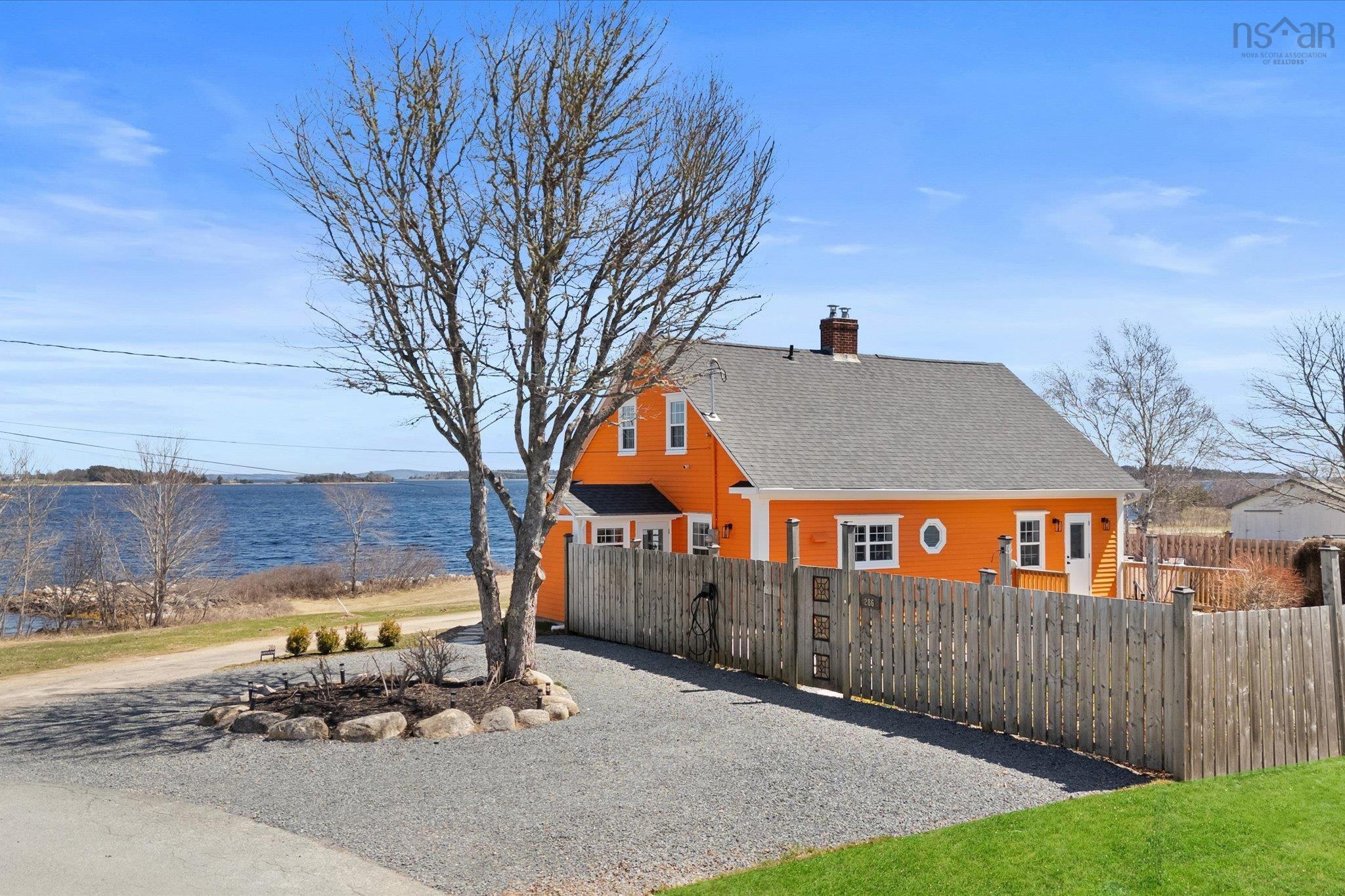 $699,900.00: 286 Silver Point Road, Martins River