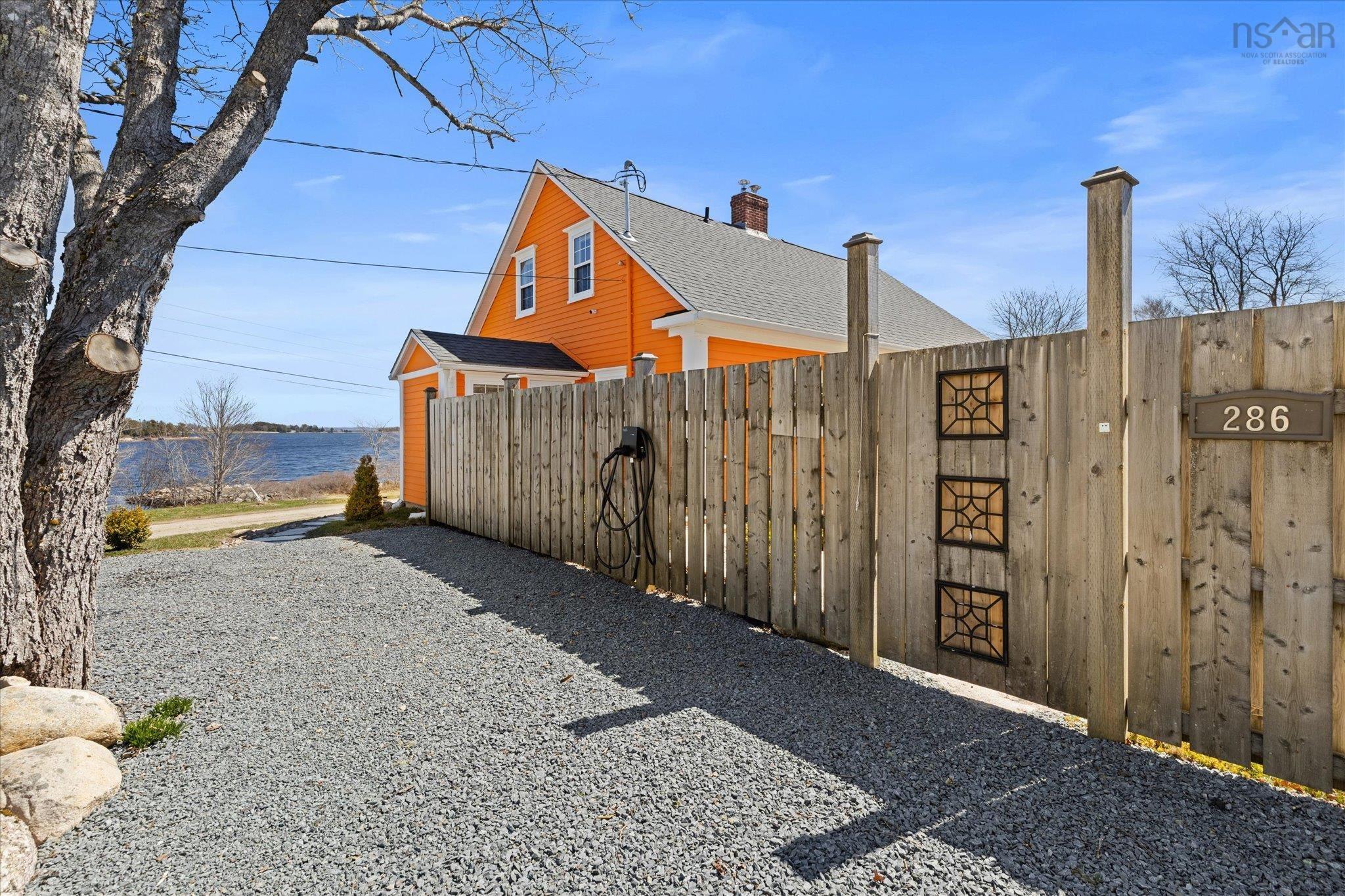 $699,900.00: 286 Silver Point Road, Martins River