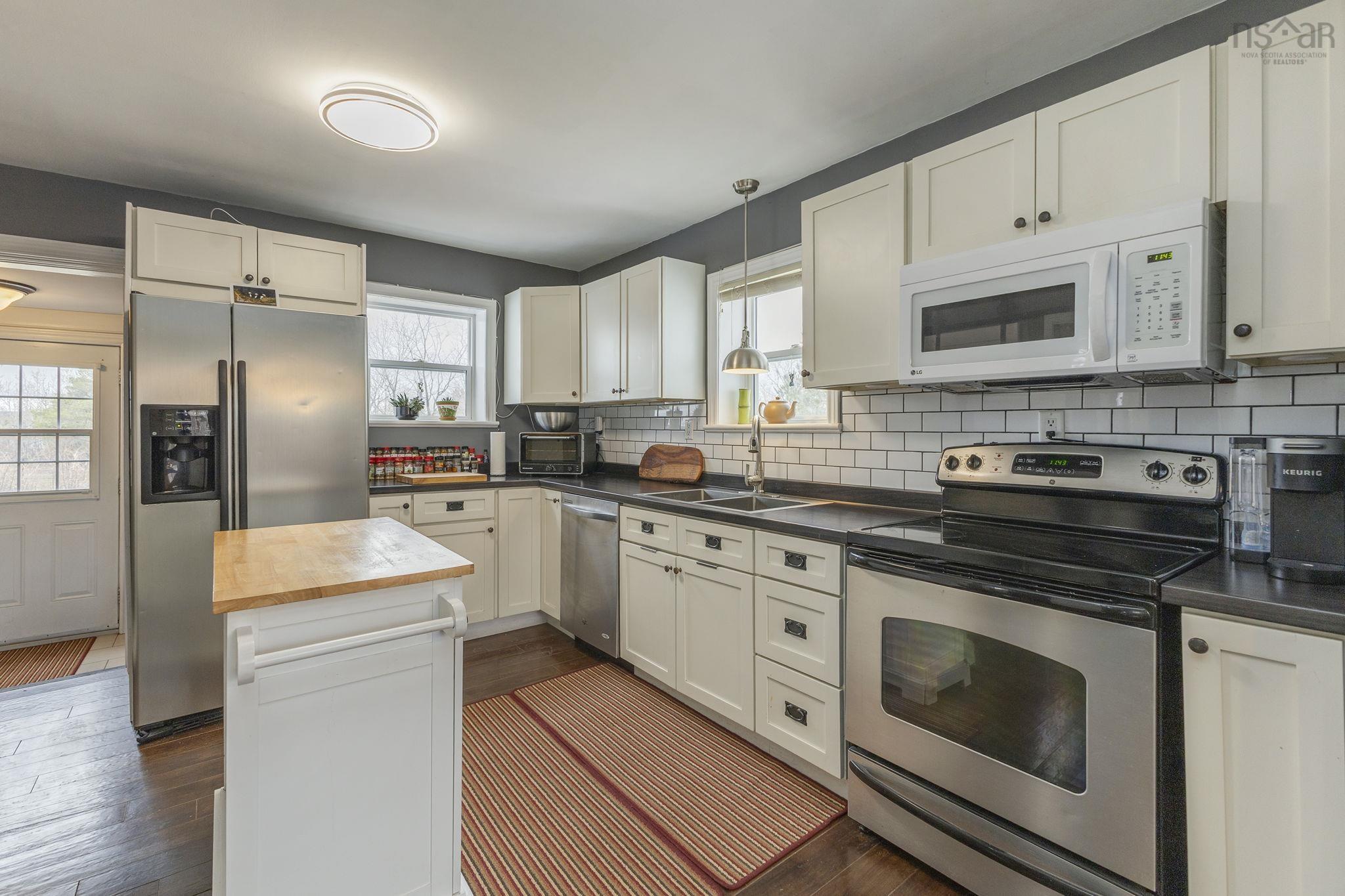 $337,500.00: 1946 West Street, Westville