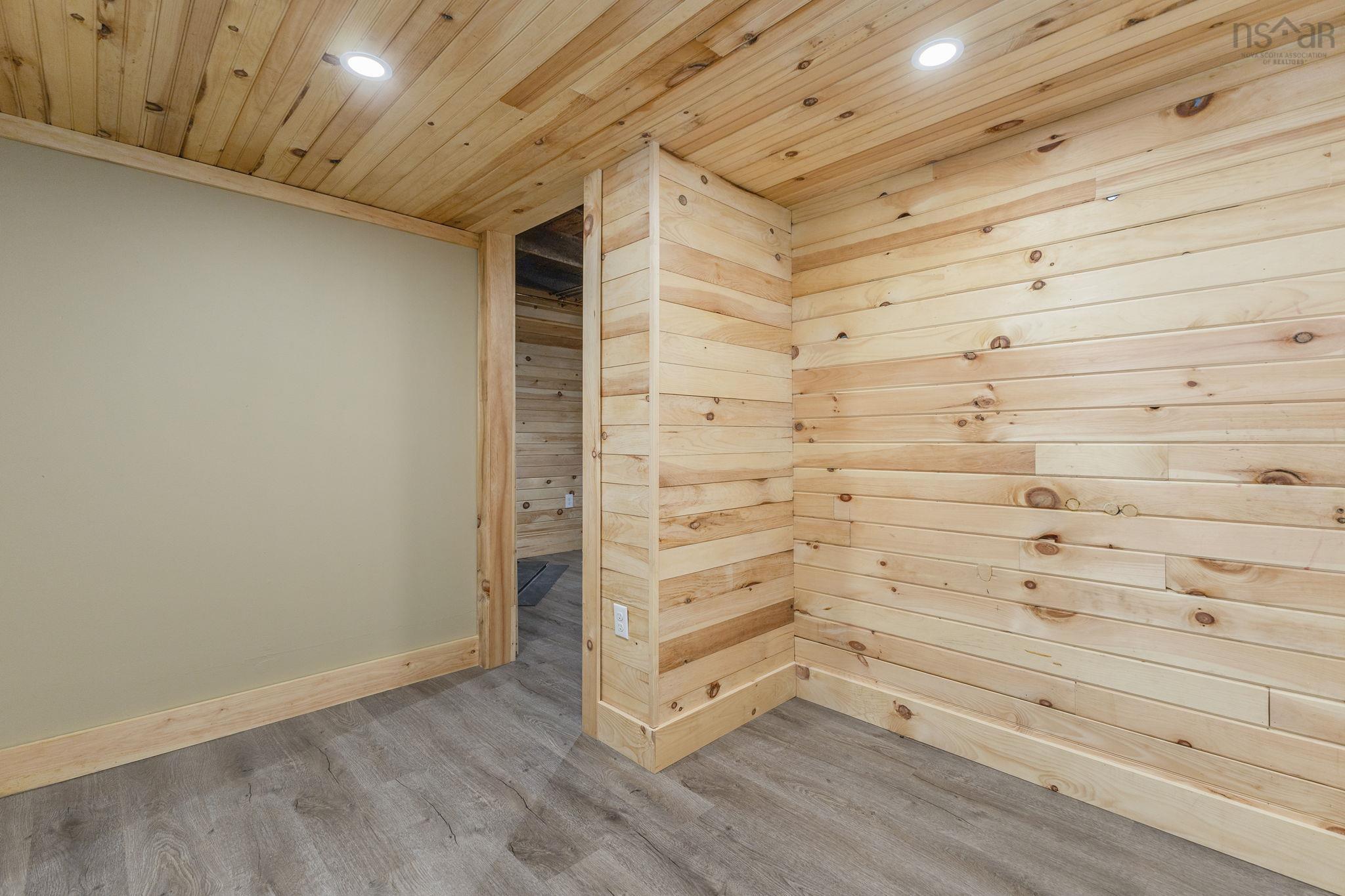 $337,500.00: 1946 West Street, Westville