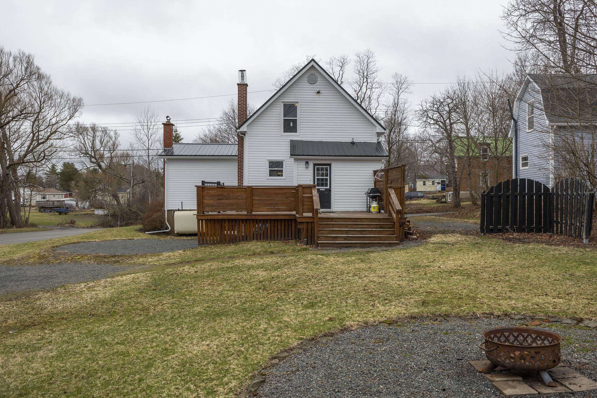 $337,500.00: 1946 West Street, Westville