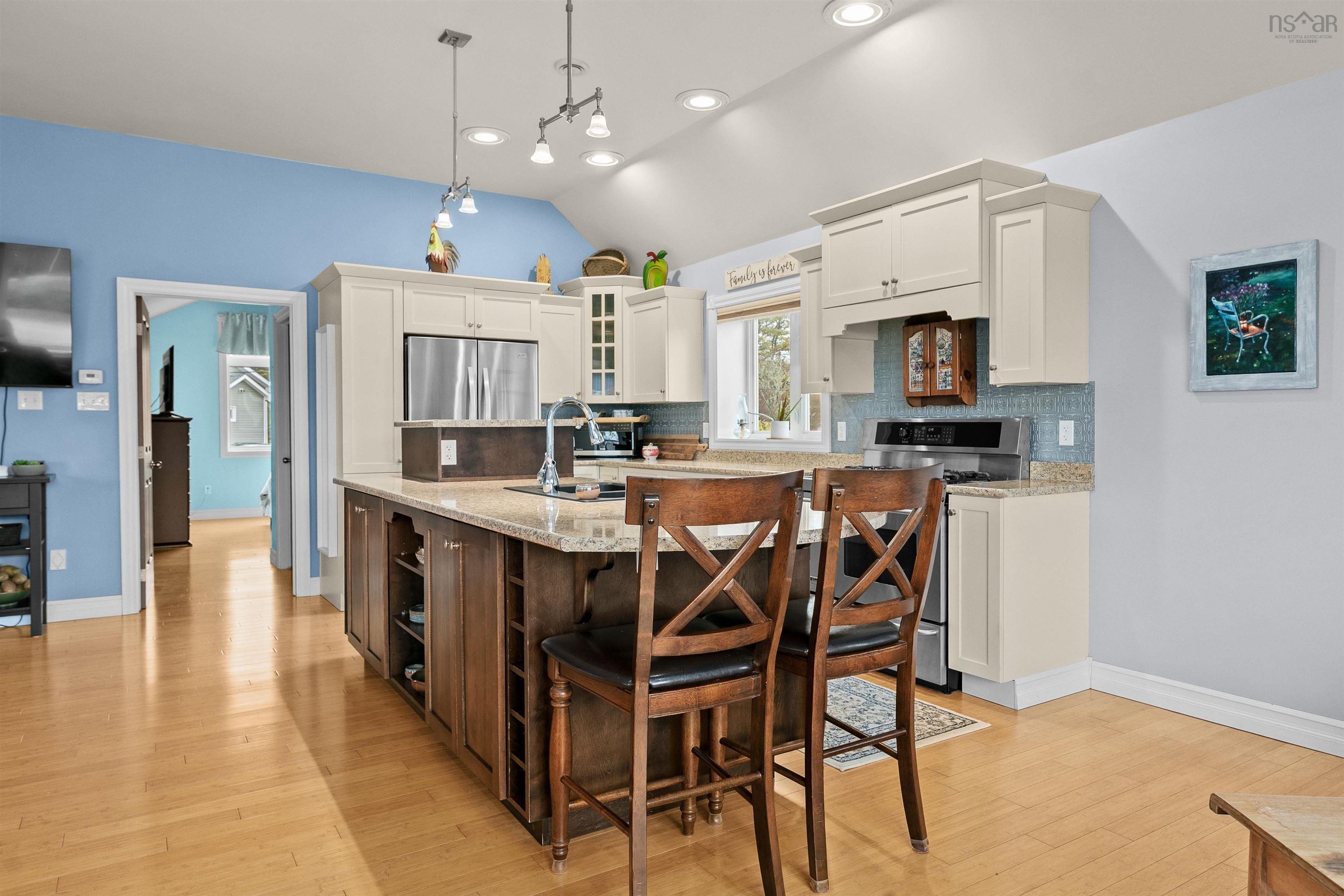 $690,000.00: 11 East River Point Road, East River Point