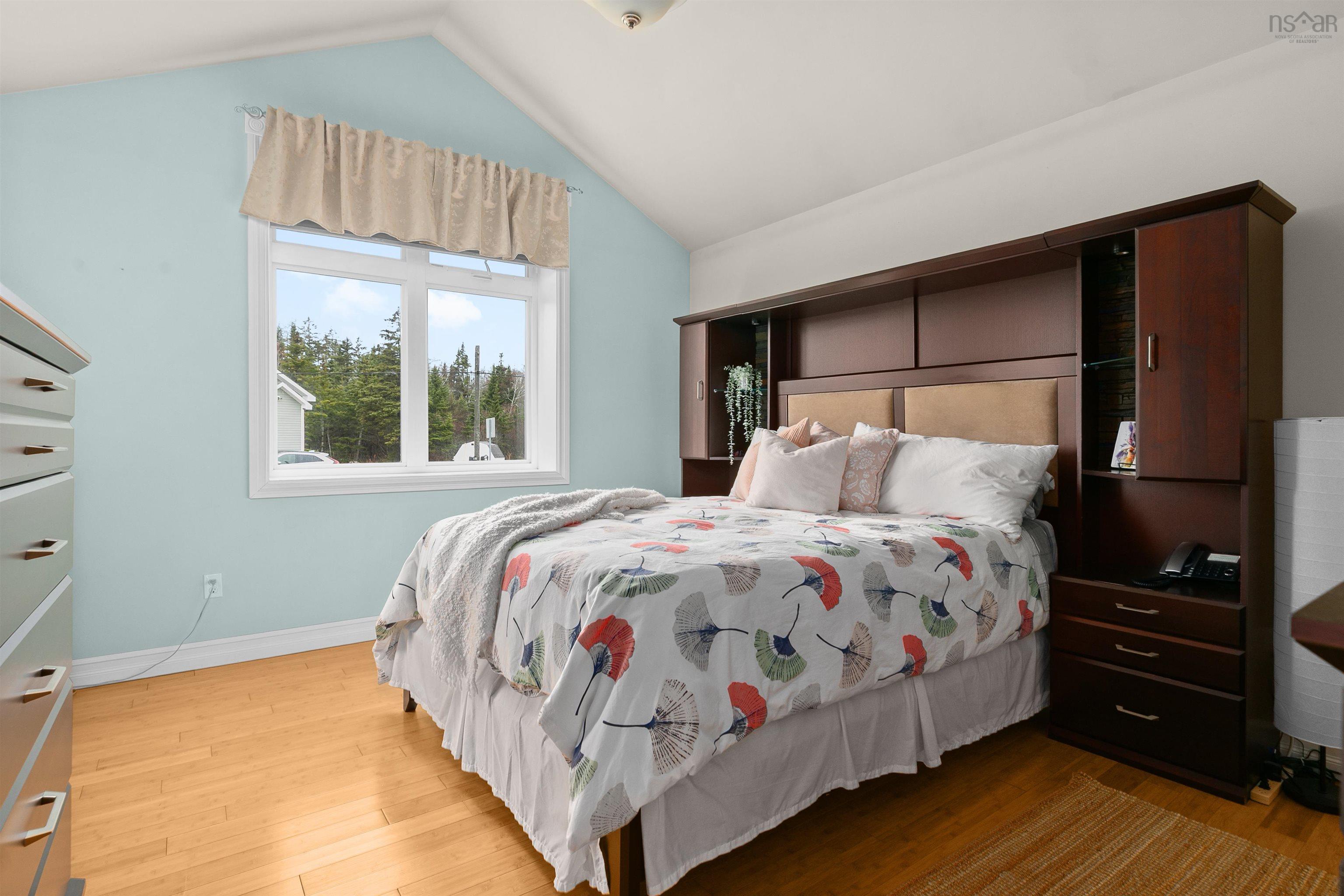 $690,000.00: 11 East River Point Road, East River Point