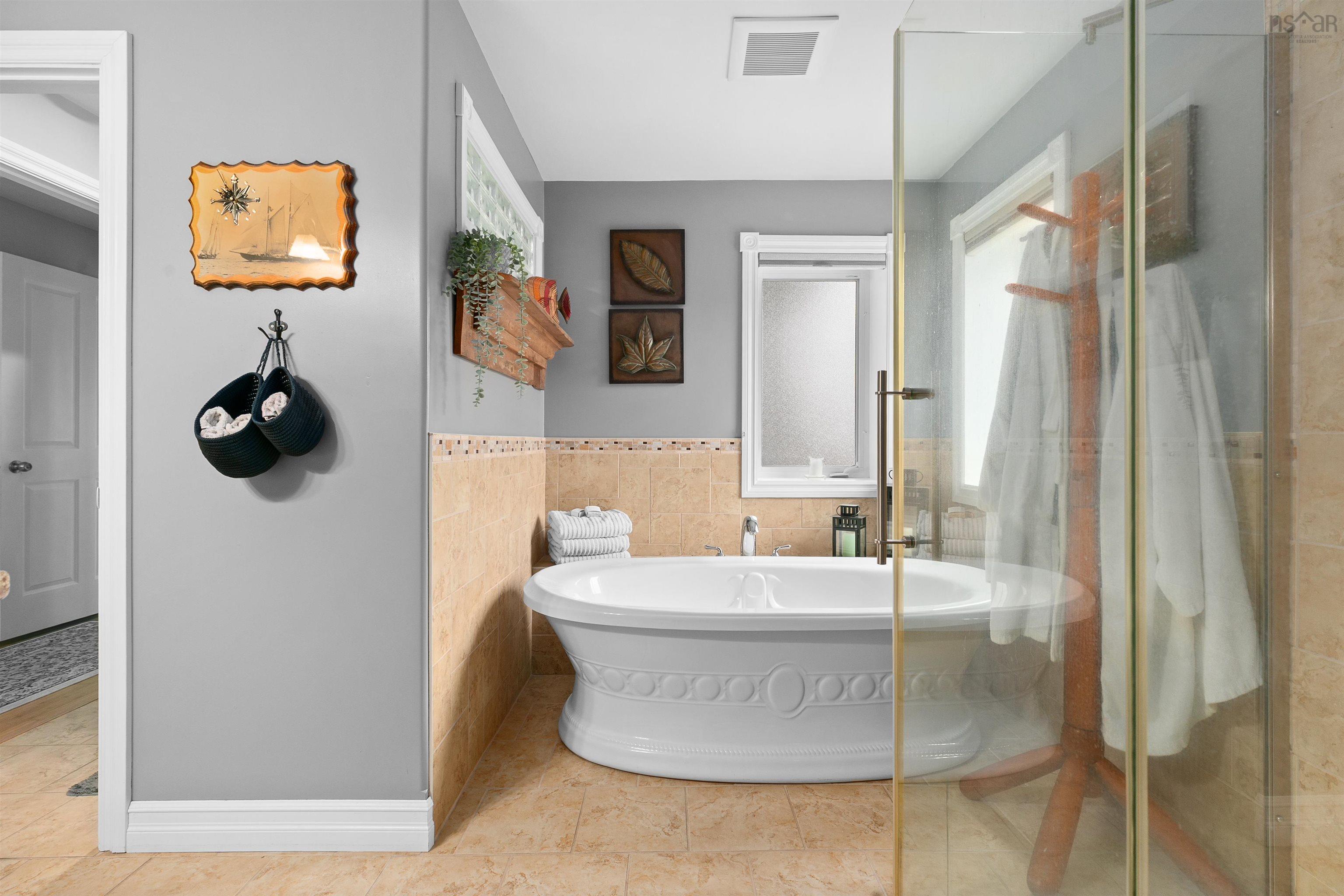 $690,000.00: 11 East River Point Road, East River Point