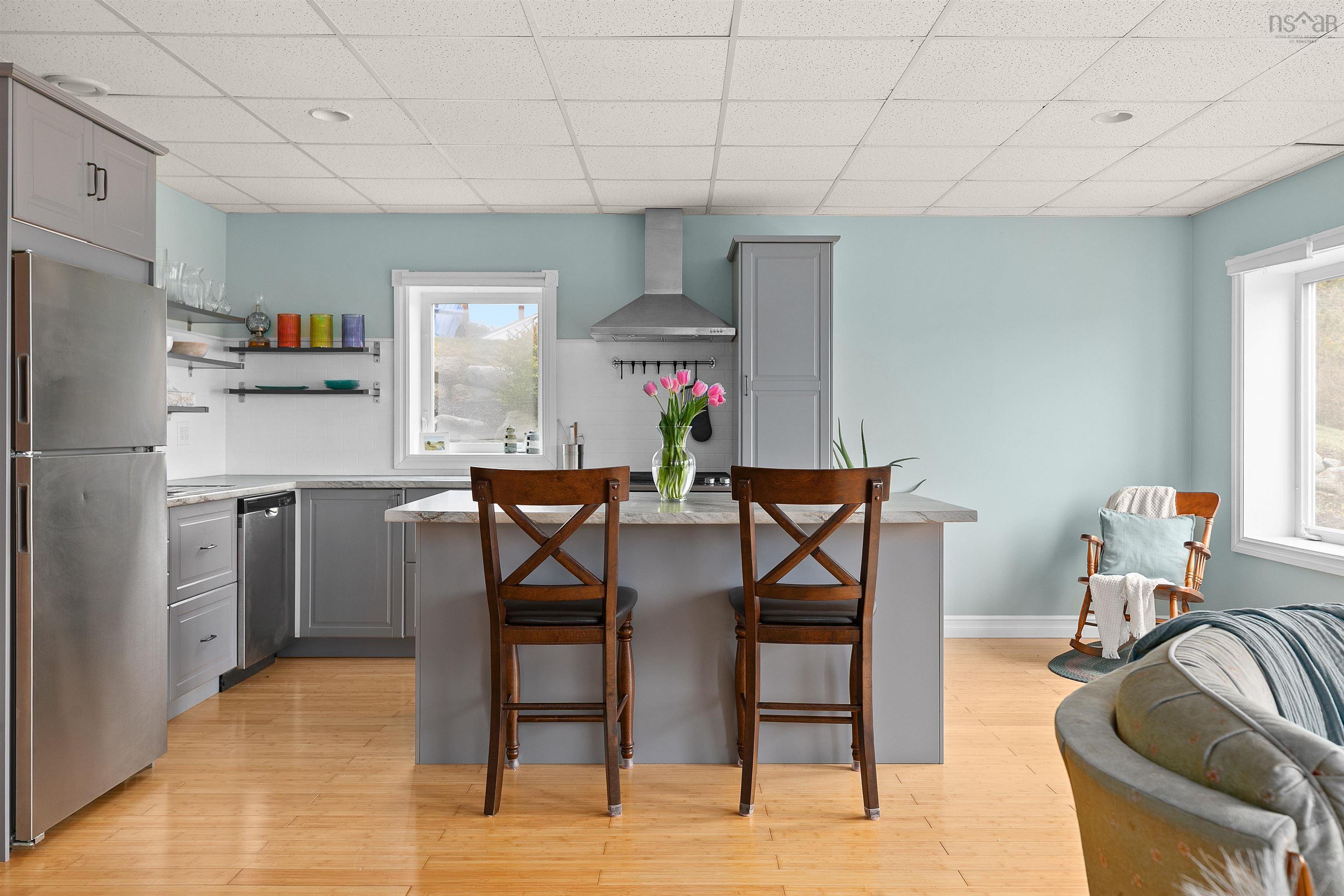 $690,000.00: 11 East River Point Road, East River Point