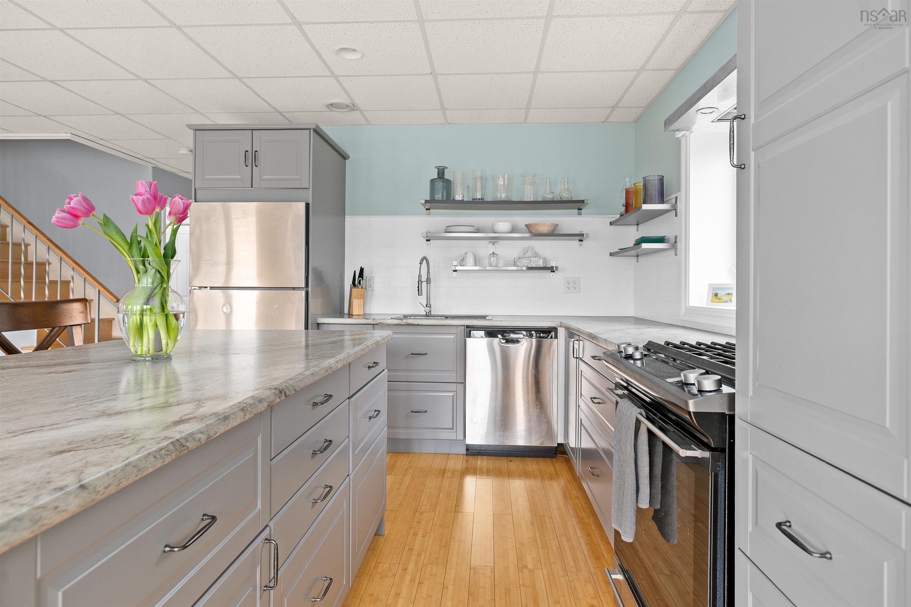 $690,000.00: 11 East River Point Road, East River Point