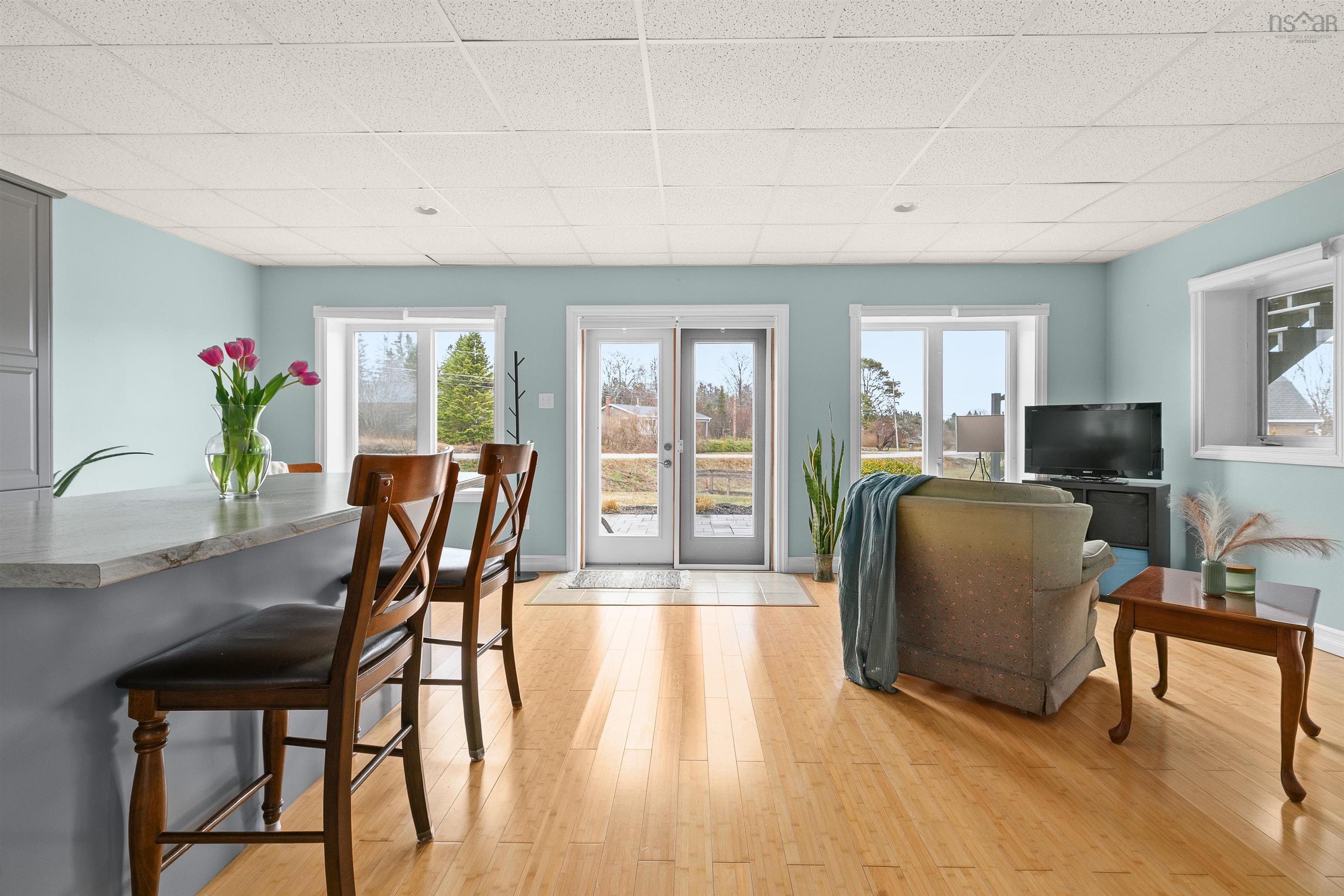 $690,000.00: 11 East River Point Road, East River Point