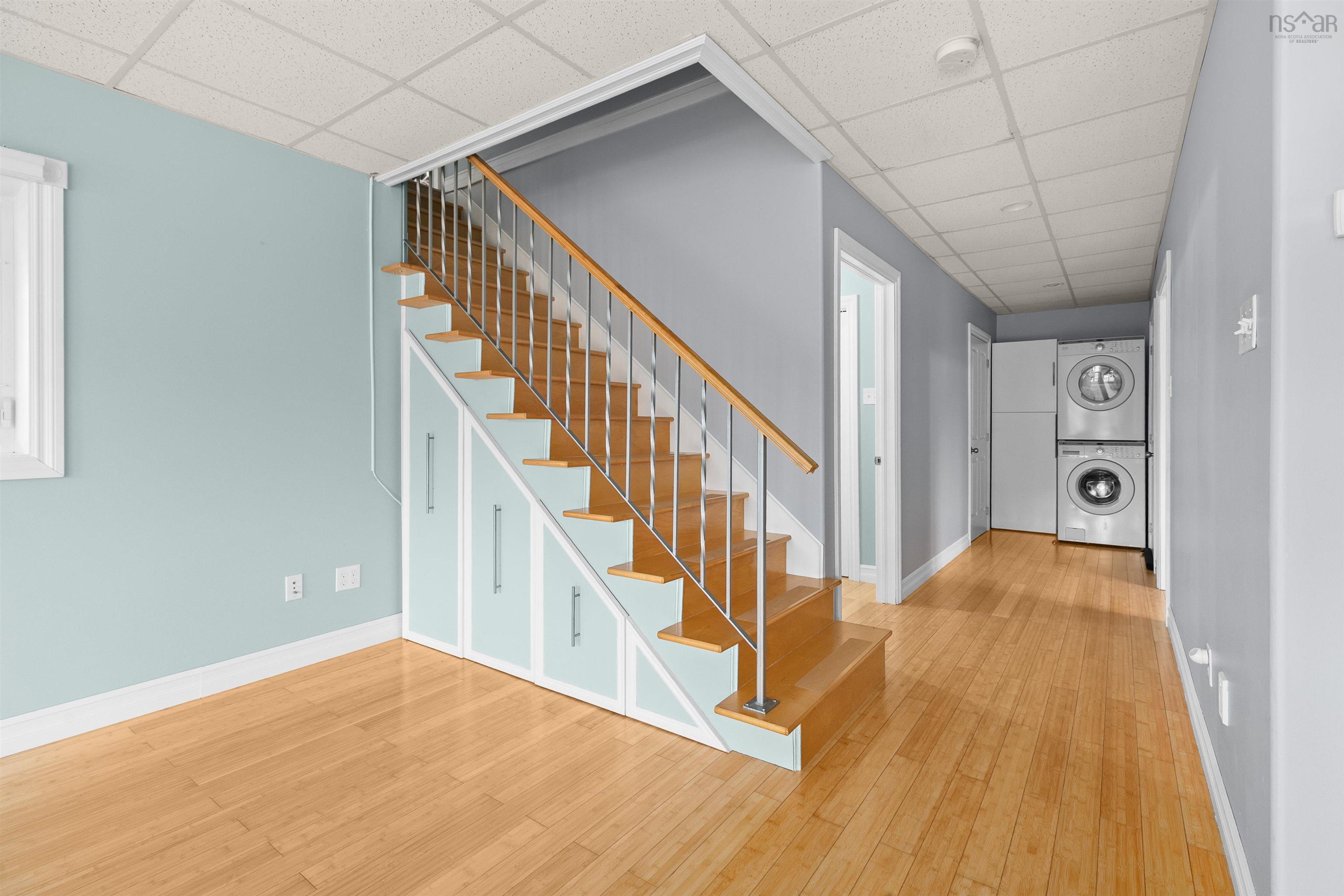 $690,000.00: 11 East River Point Road, East River Point