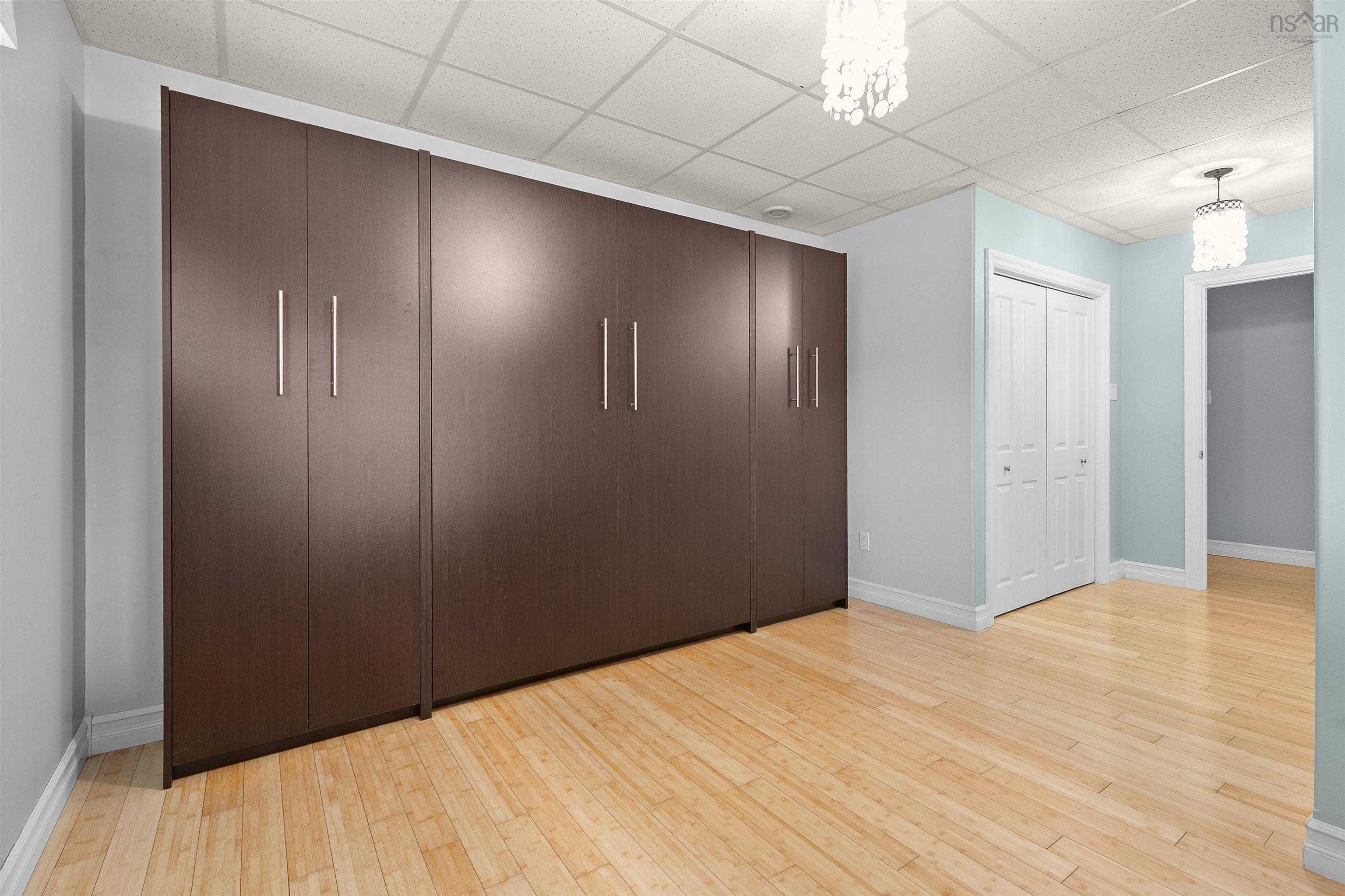 $690,000.00: 11 East River Point Road, East River Point