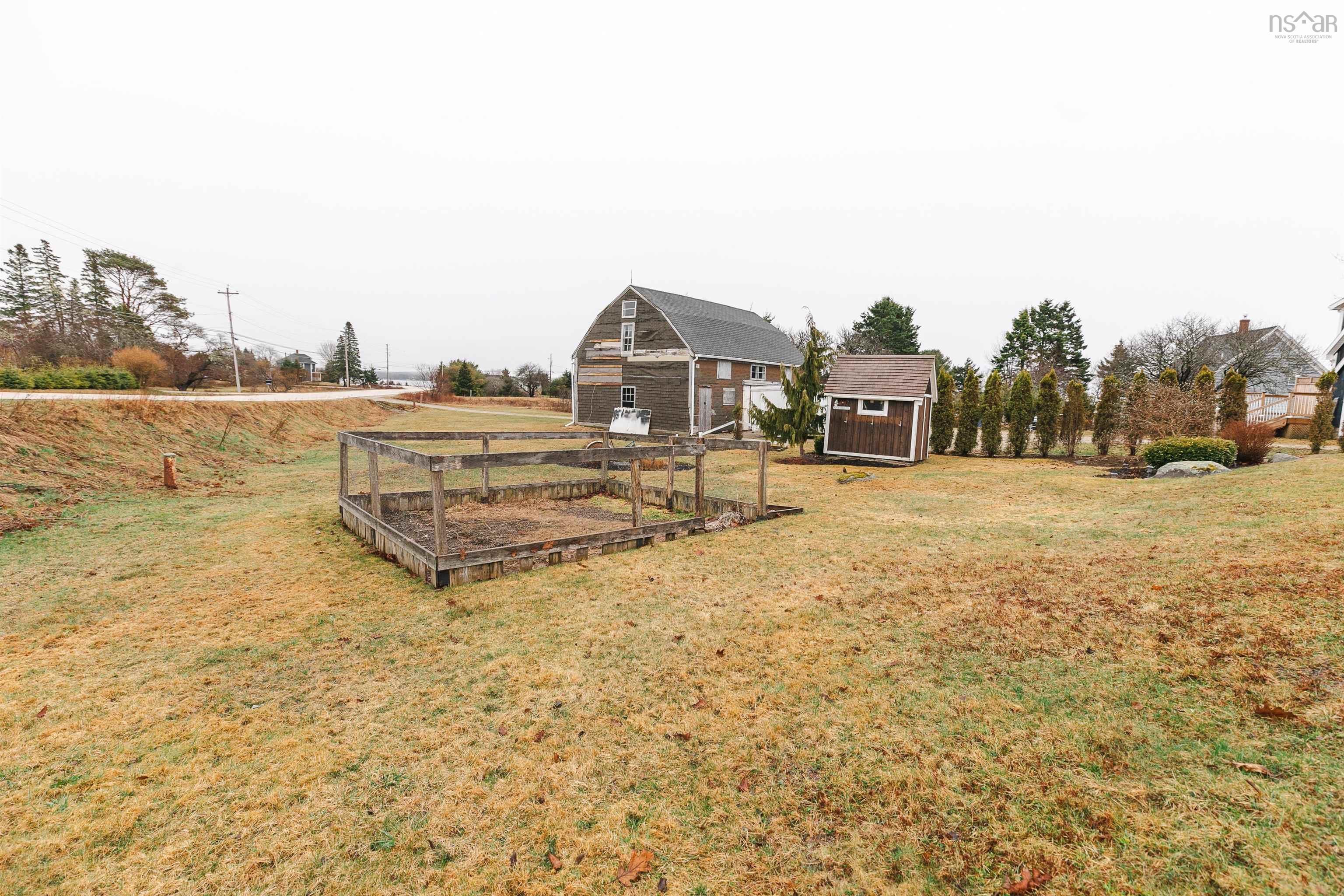 $690,000.00: 11 East River Point Road, East River Point