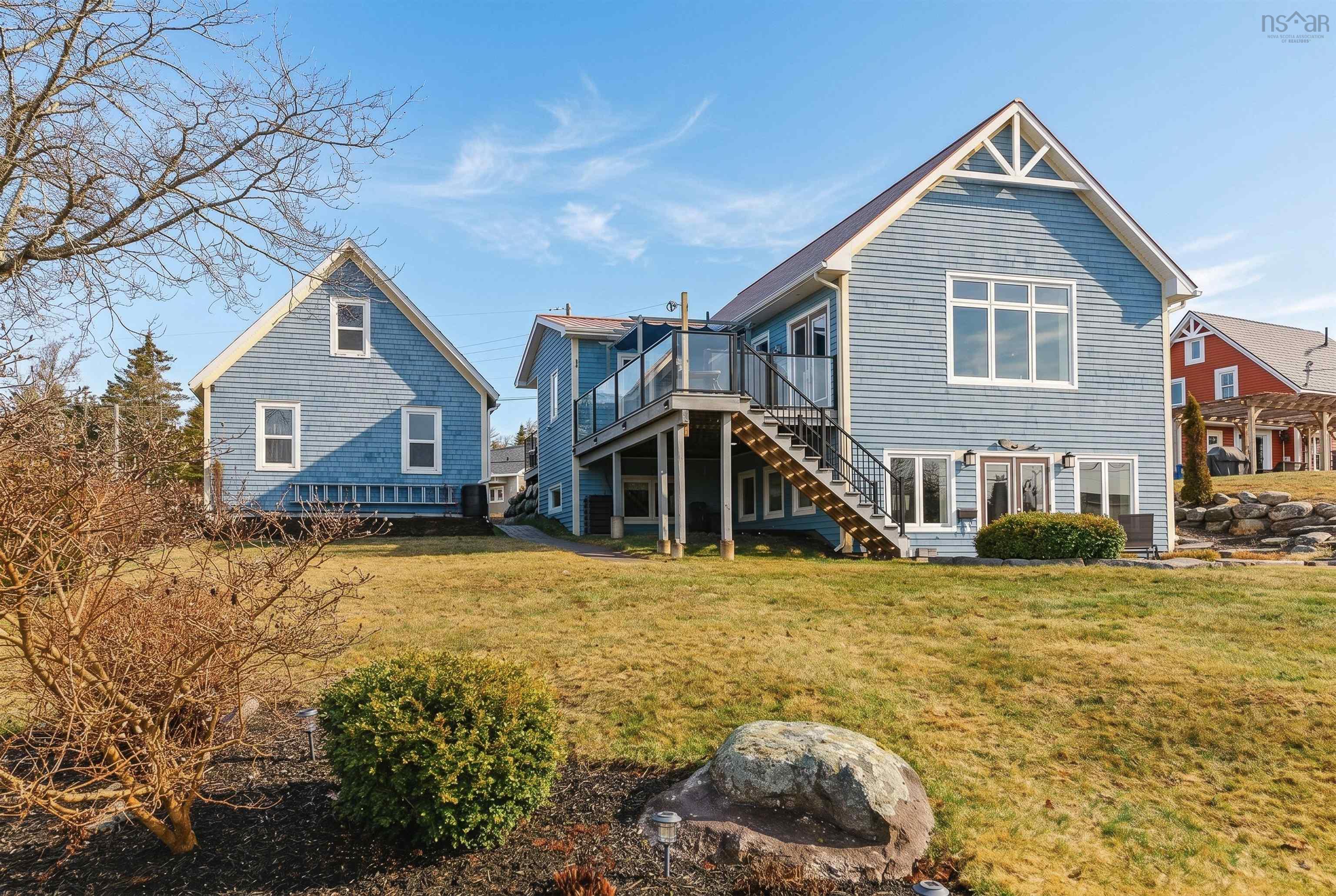 $690,000.00: 11 East River Point Road, East River Point