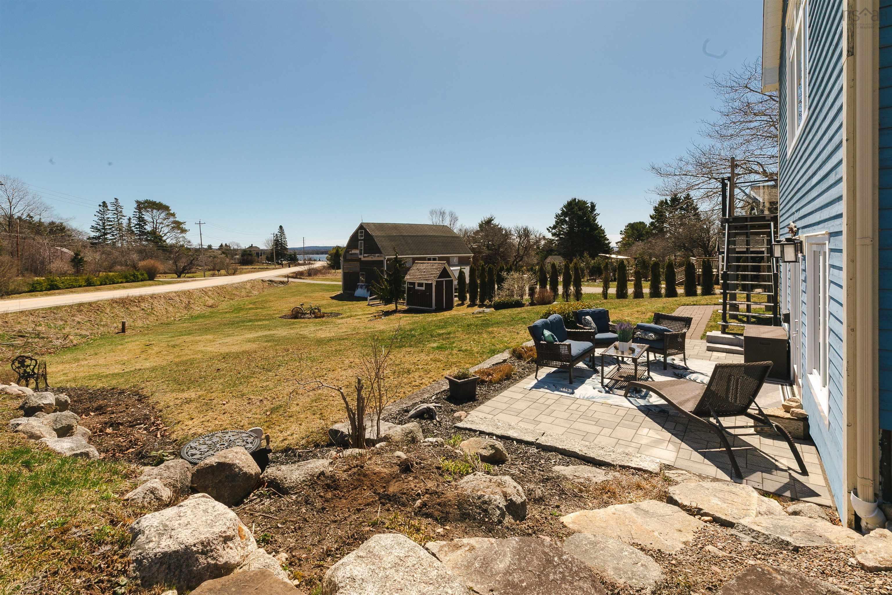 $690,000.00: 11 East River Point Road, East River Point