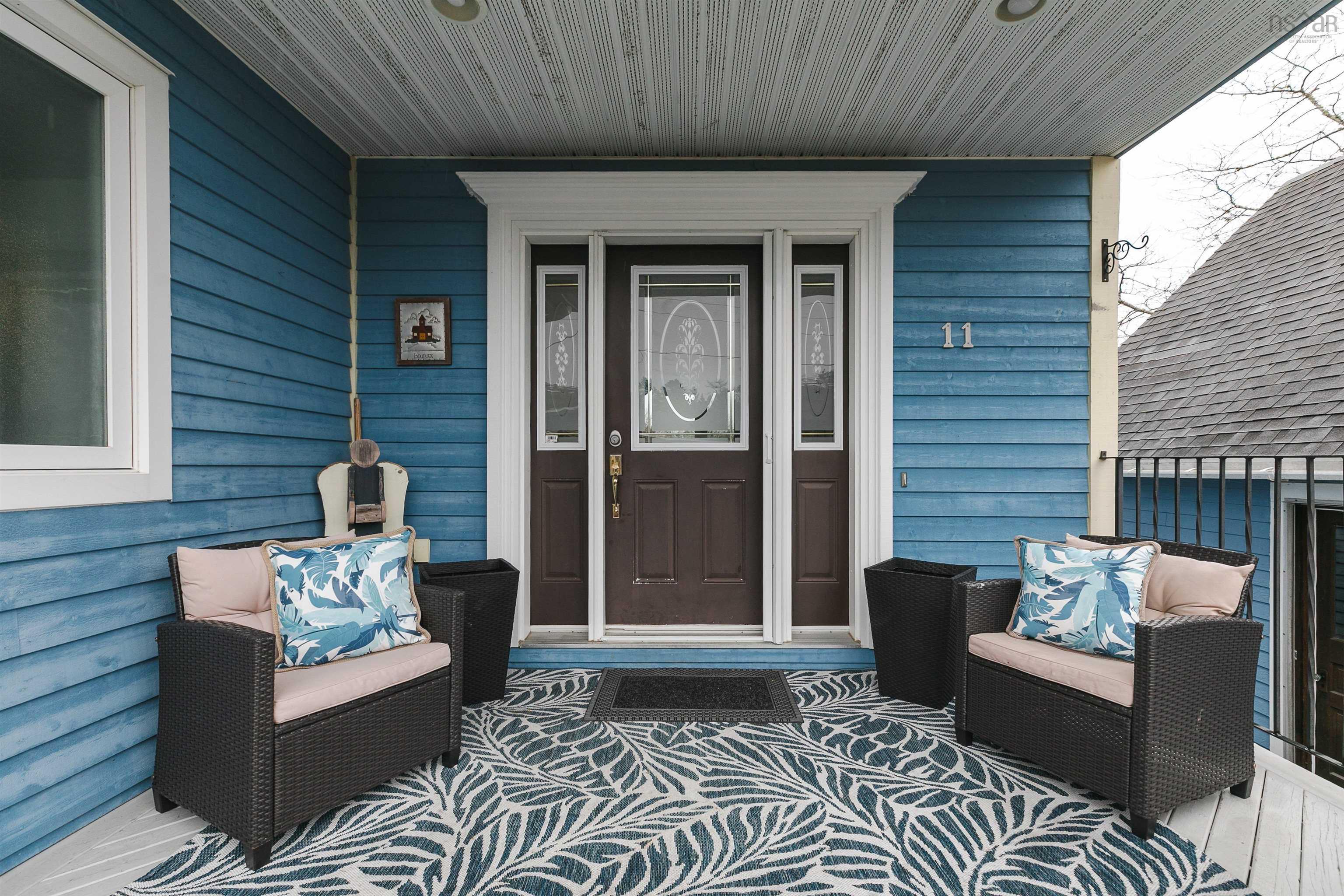 $690,000.00: 11 East River Point Road, East River Point