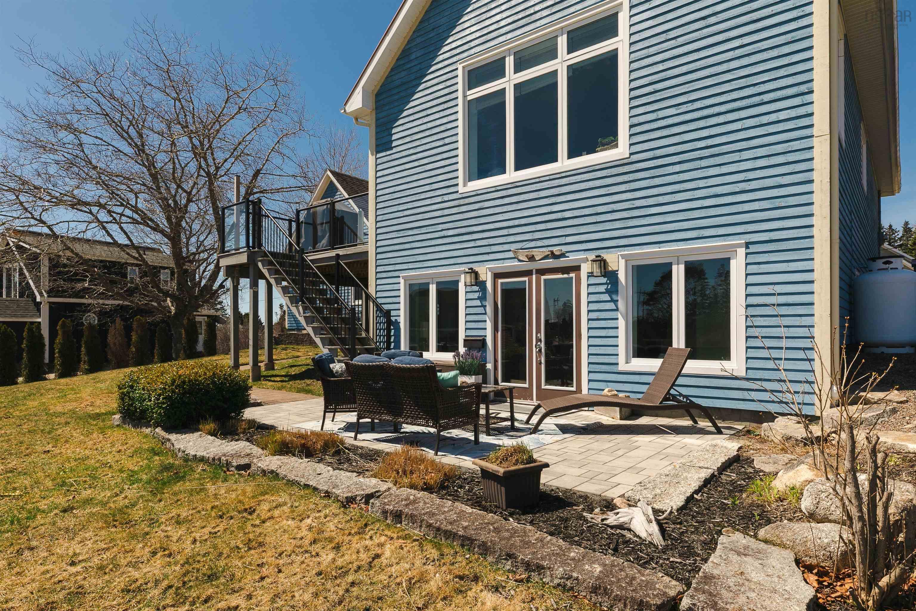 $690,000.00: 11 East River Point Road, East River Point