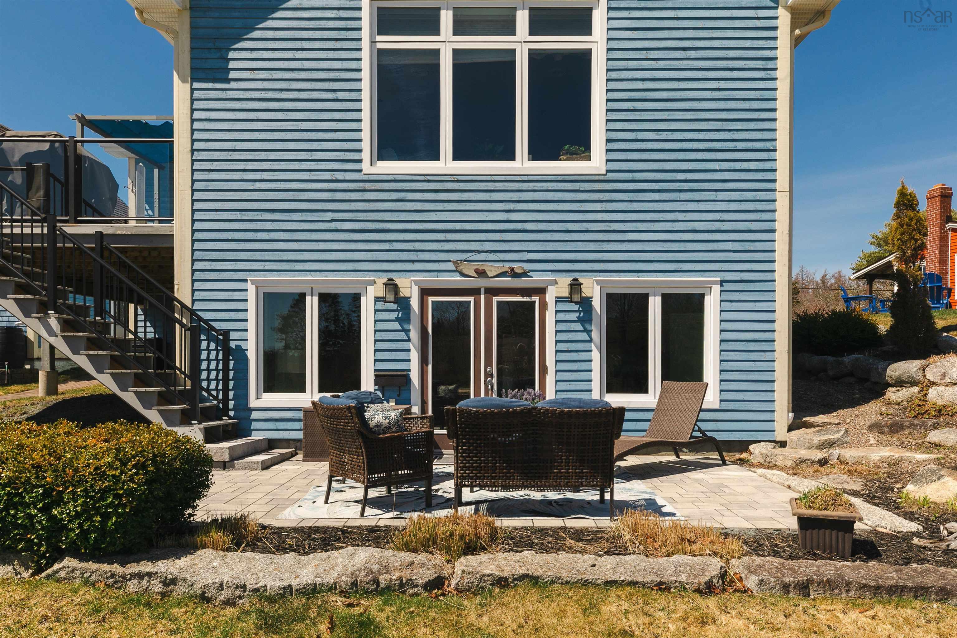 $690,000.00: 11 East River Point Road, East River Point