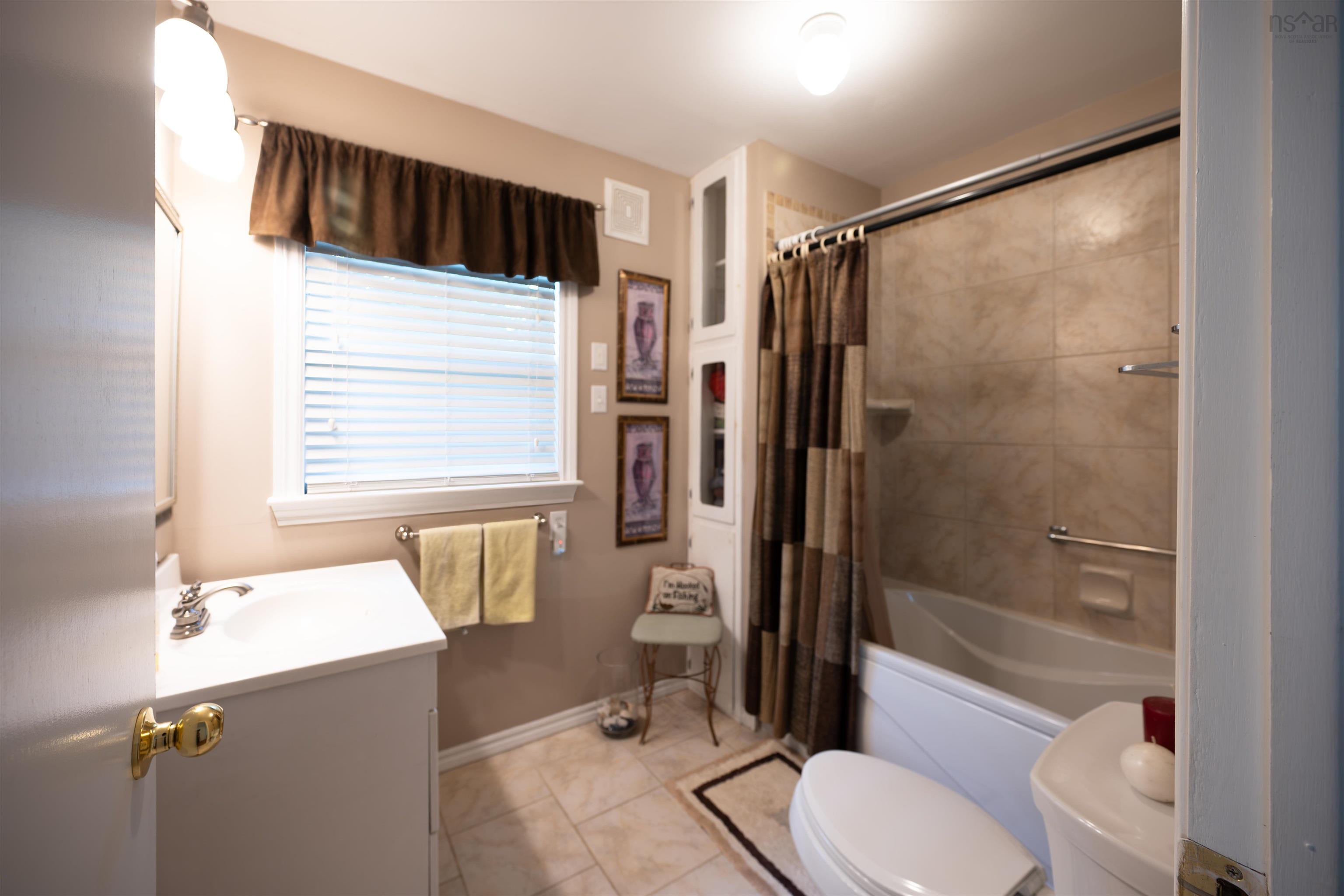 $674,900.00: 23 Juniper Lane, Upper Lakeville