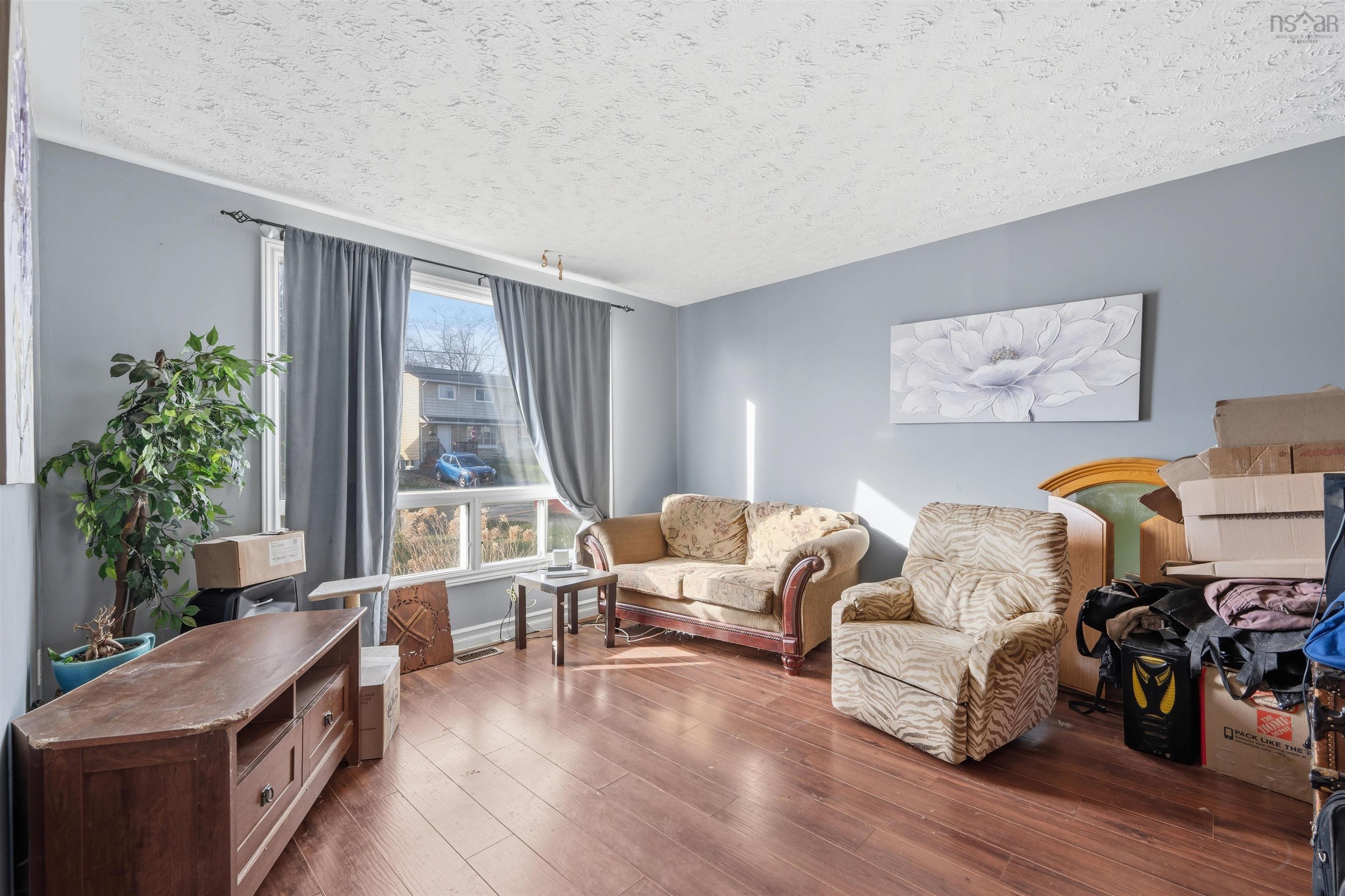 $350,000.00: 22 Brompton Road, Dartmouth