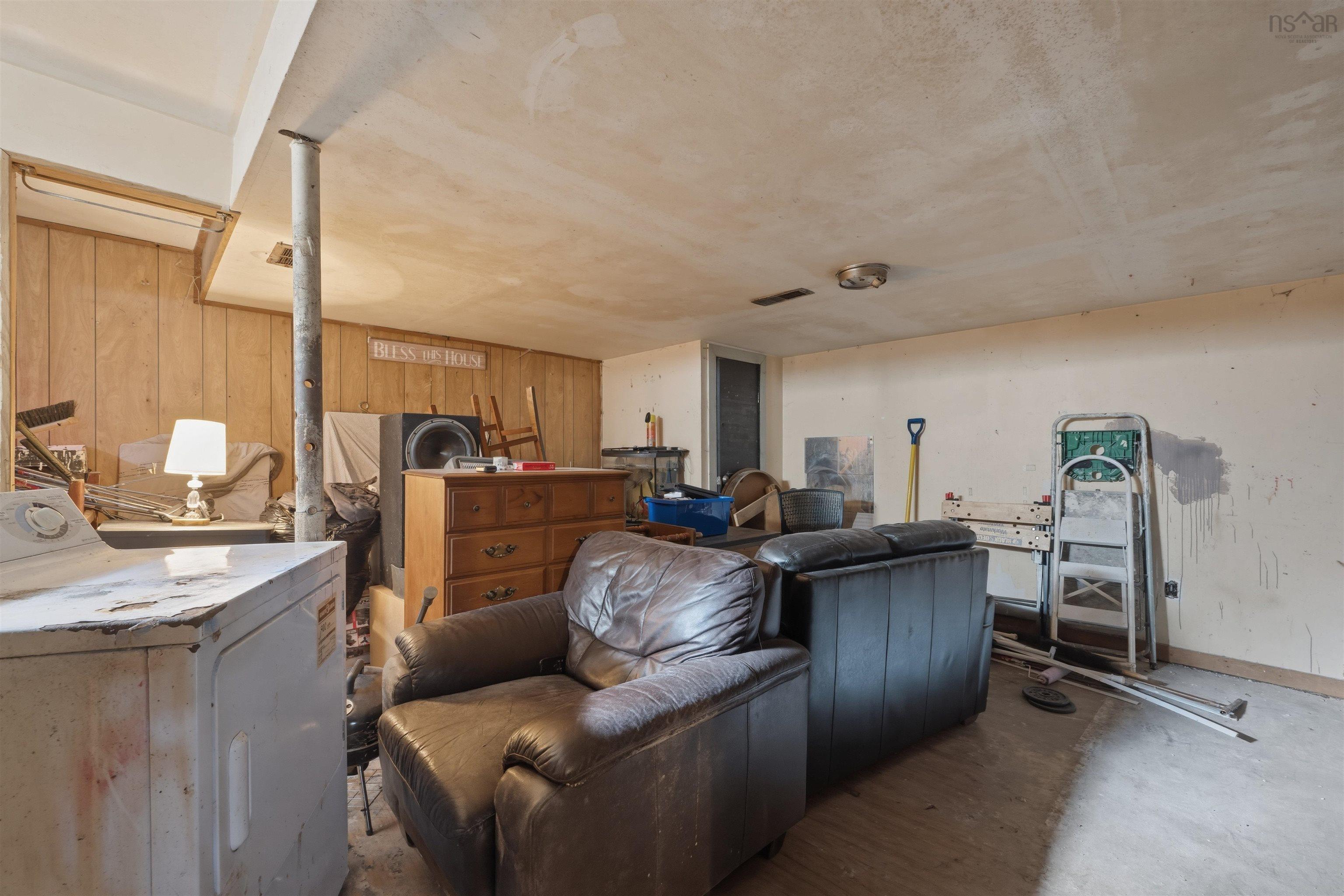 $350,000.00: 22 Brompton Road, Dartmouth