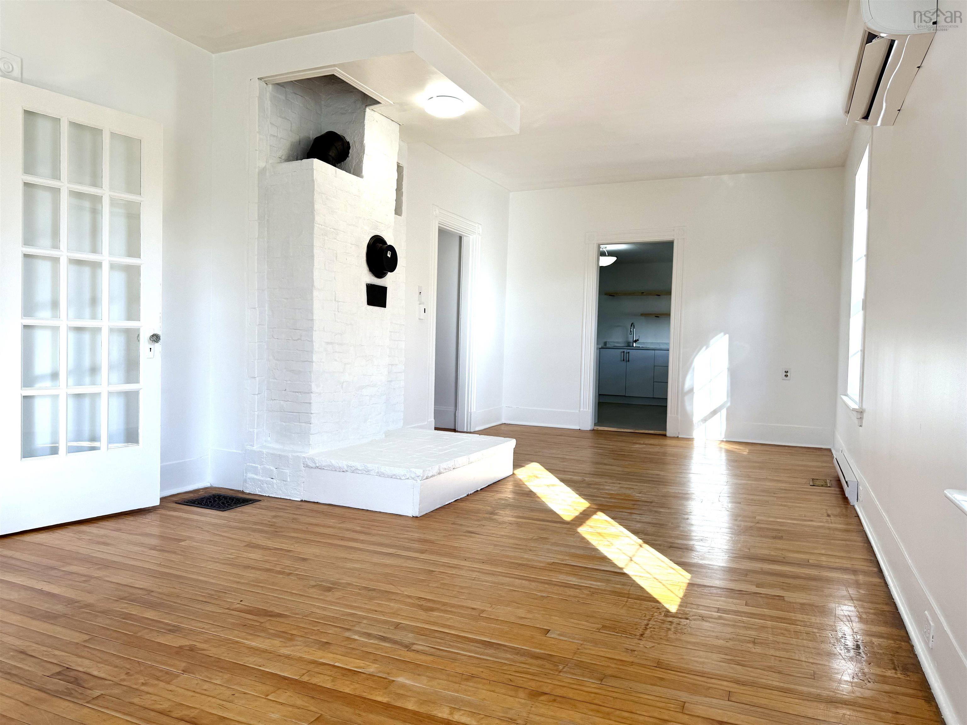 $229,900.00: 190 Church Street, Amherst