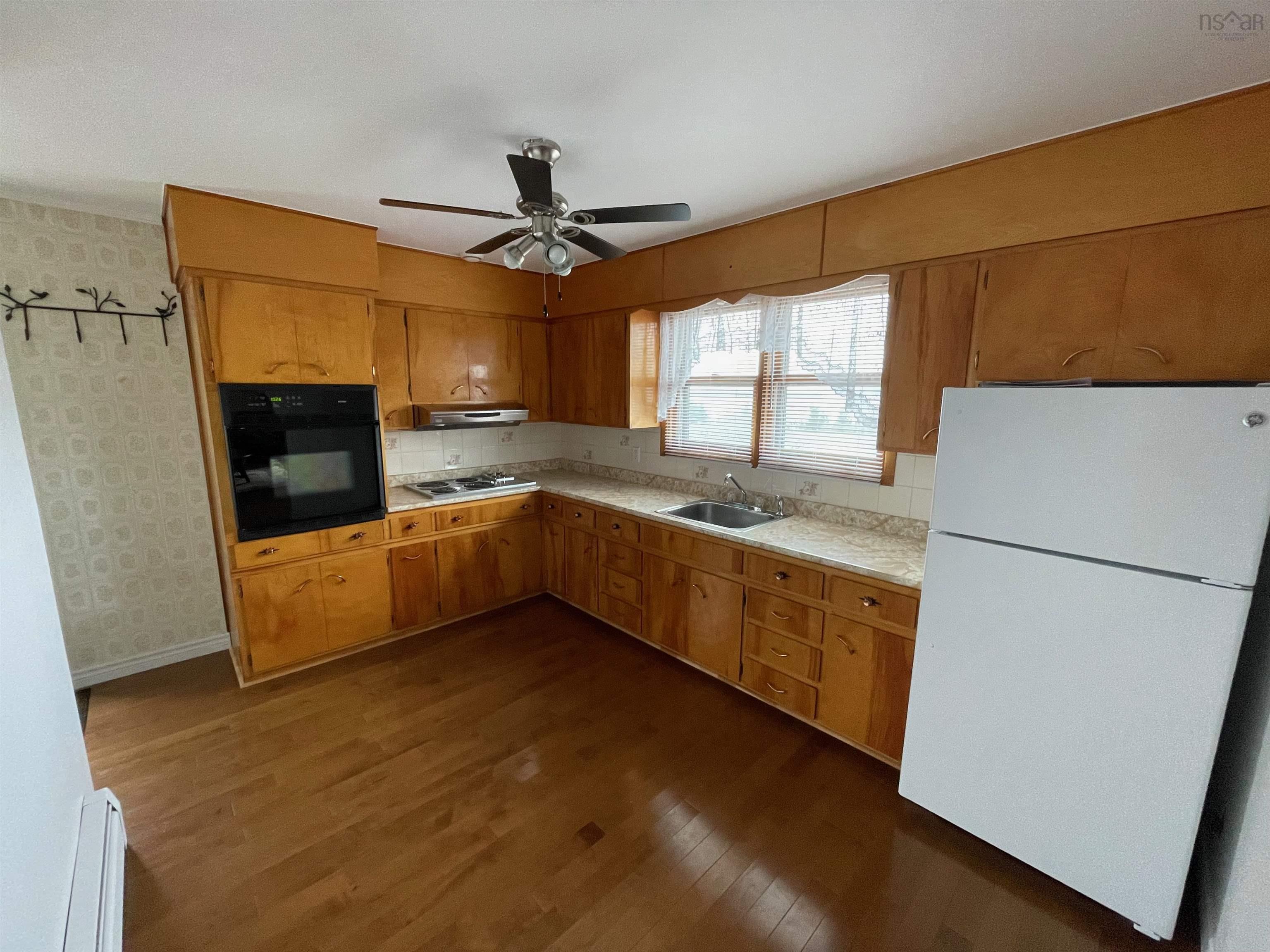 $339,900.00: 2190 Highway 28, South Bar