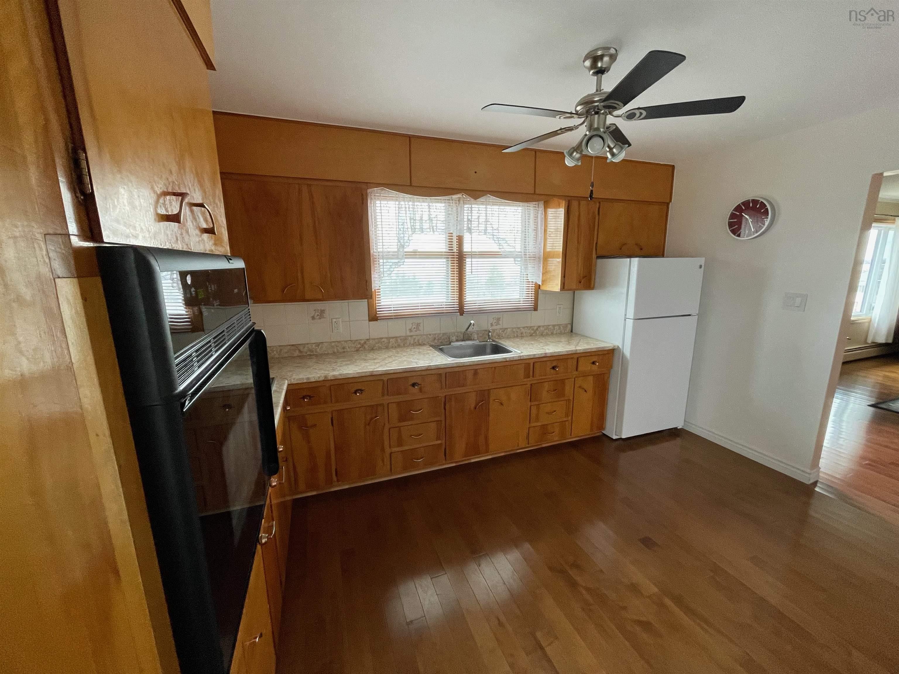 $339,900.00: 2190 Highway 28, South Bar