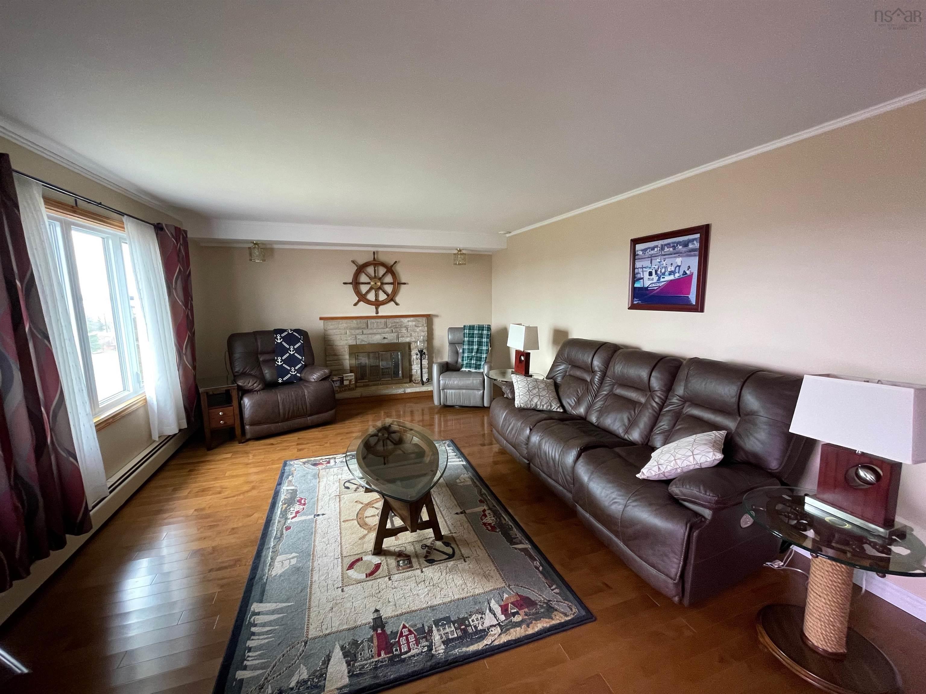 $339,900.00: 2190 Highway 28, South Bar